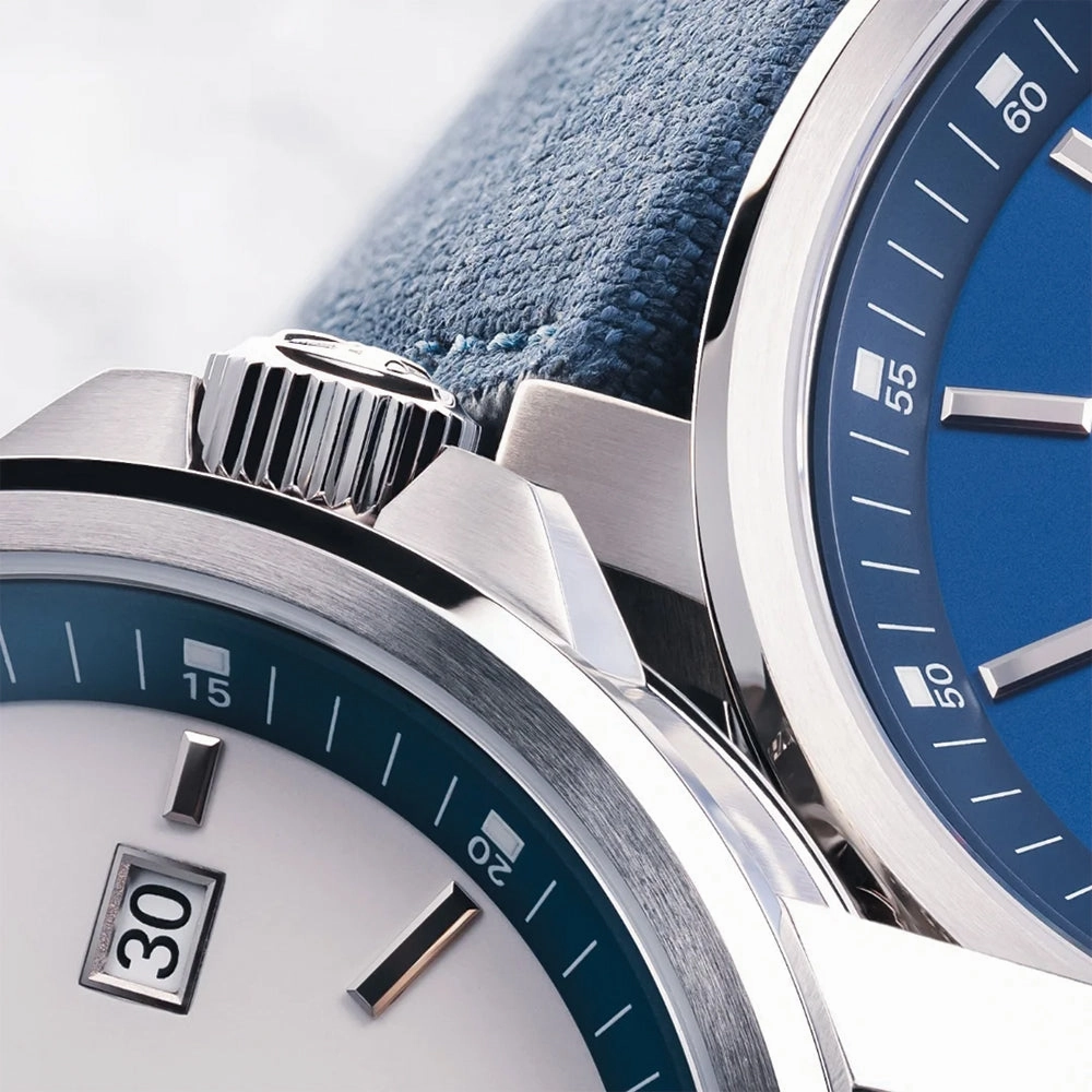 29er Big Small Seconds Automatic 42.4mm - White on Bracelet
