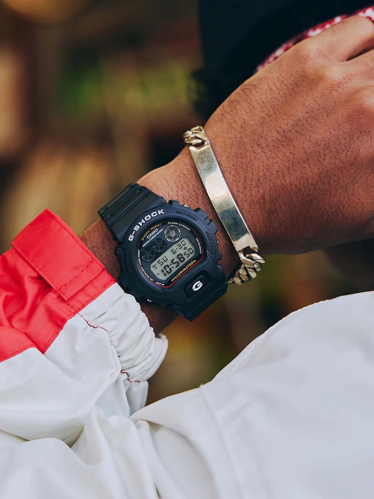 Casio G-Shock ICONIC STYLES Digital Mens Black Watch DW6900RL-1