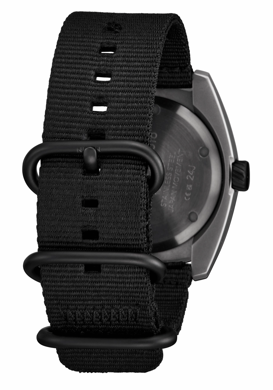 Clutch 42 - Matte Gunmetal / Hot Sauce