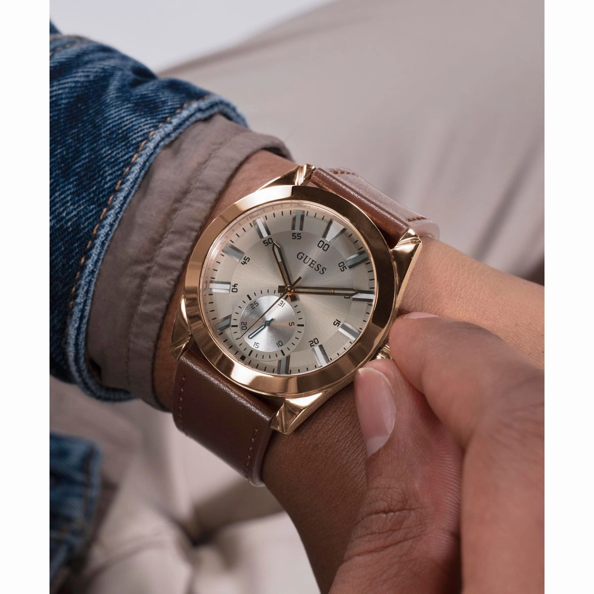 Dress Men Quartz Grey Dial Multi-Function Leather Watch GW0793G3