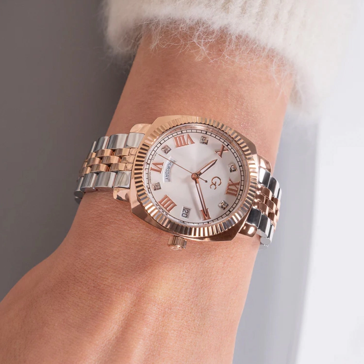 Dress Women Quartz White Dial Analog Stainless Steel Watch Z44003L1MF