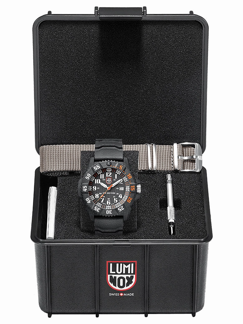 Luminox MASTER CARBON SEAL 3801 Series Mens Black Rubber Watch XS.3801.C