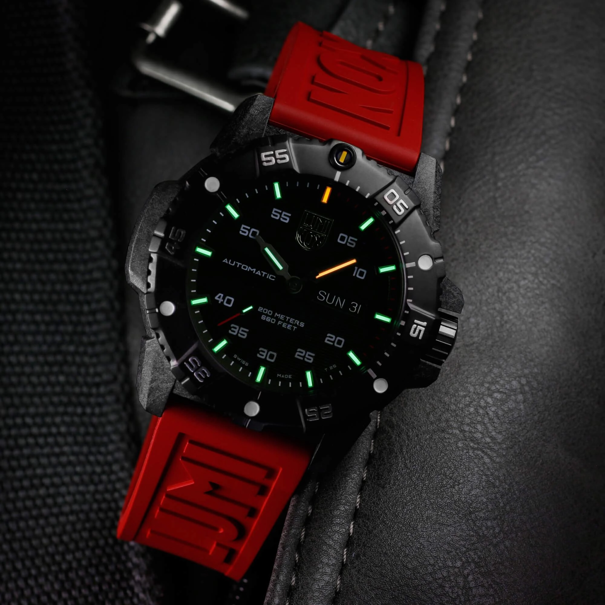 Luminox Men's Automatic Watch - Master Carbon Seal Black Dial Rubber Strap Dive | 3875