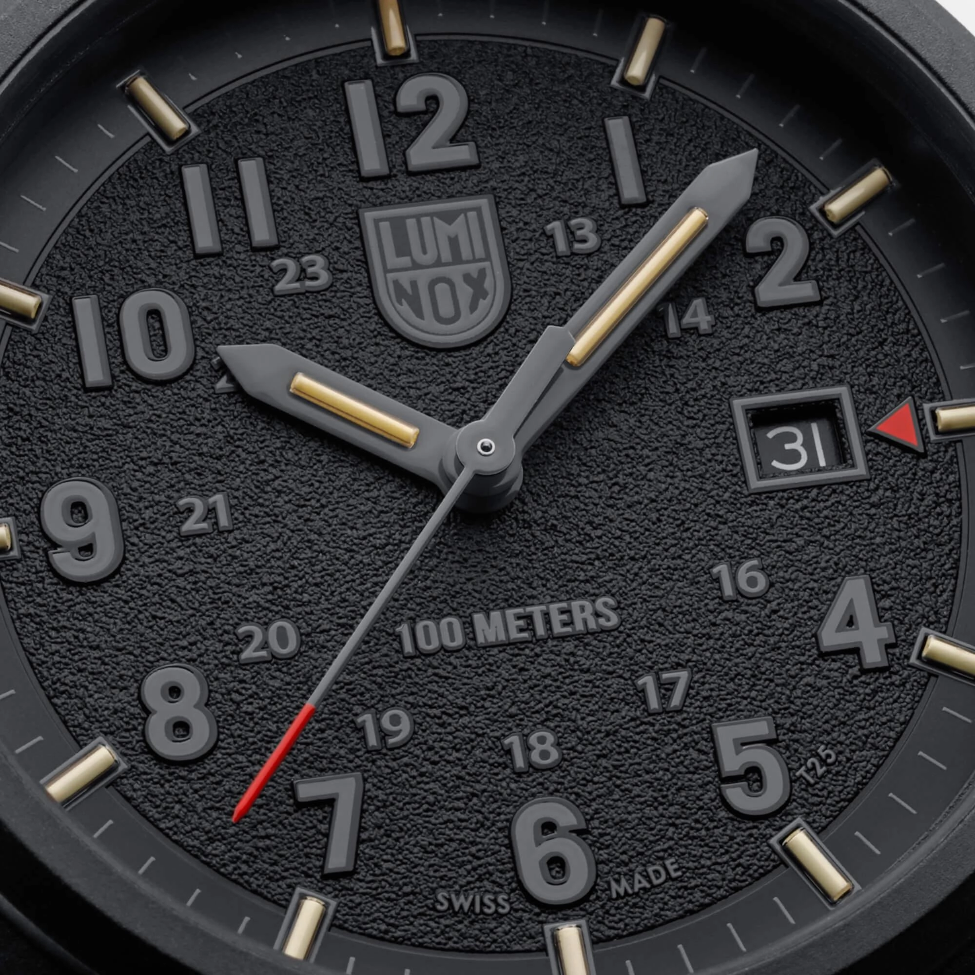 Luminox Men's Watch - Atacama Field Date Black Carbonox Case Rubber Strap | XL.1961