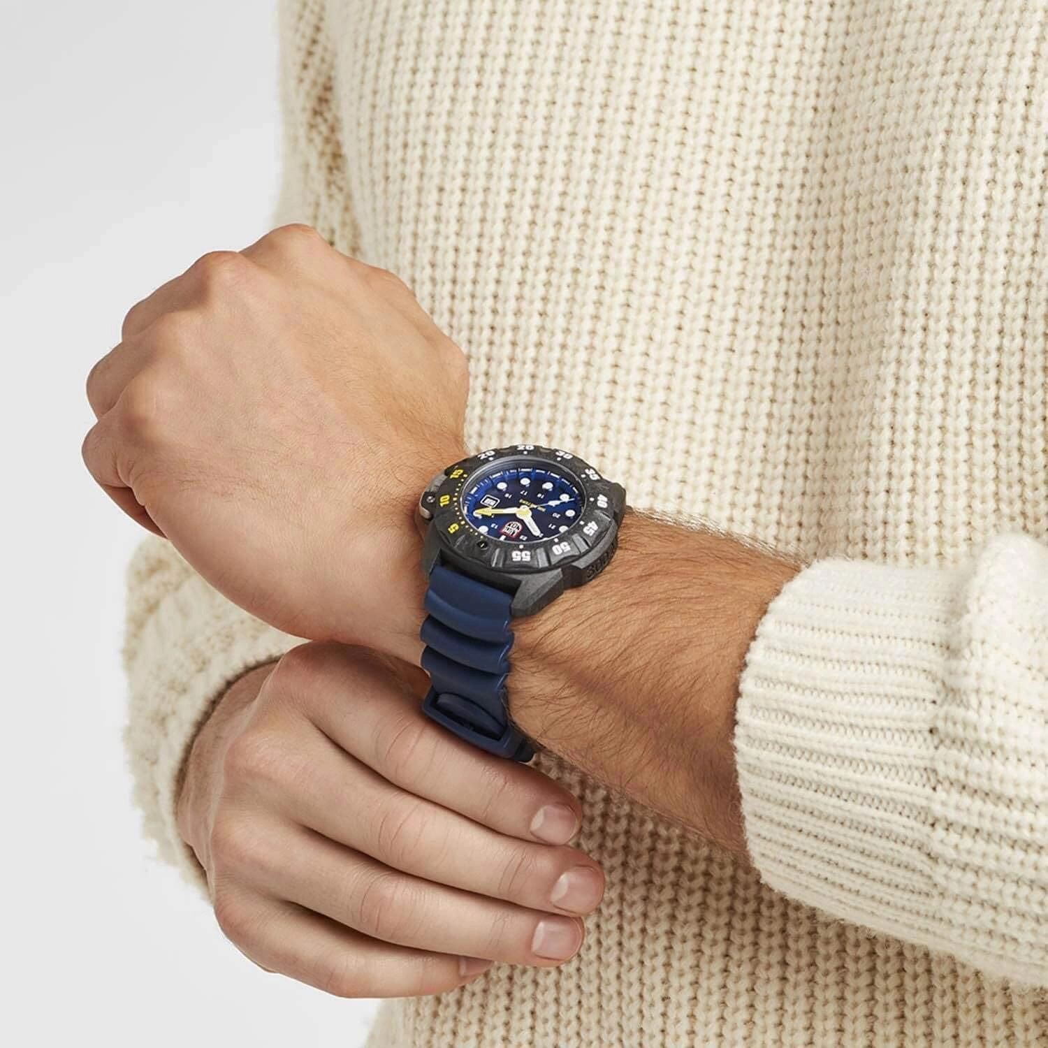 Luminox Men's Watch - Scott Cassell Deep Dive Swiss Quartz Blue Strap | 1553