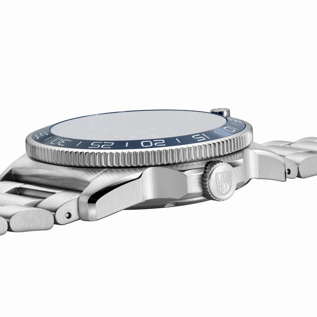 Luminox Pacific Diver Automatic Dive Blue Dial Stainless Steel Watch XS.3104