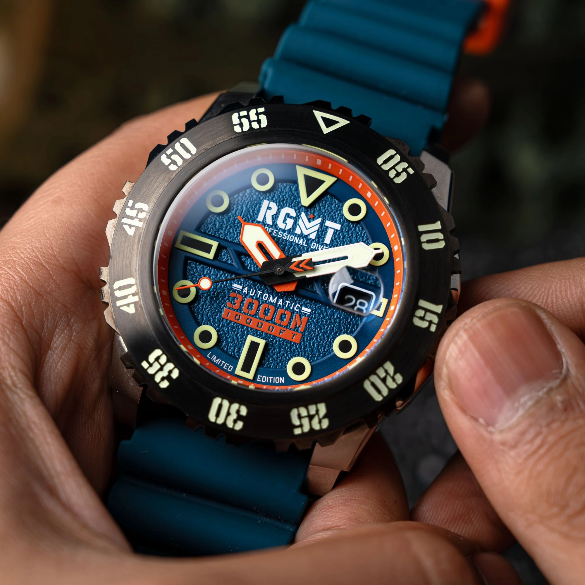 NAVY BLUE