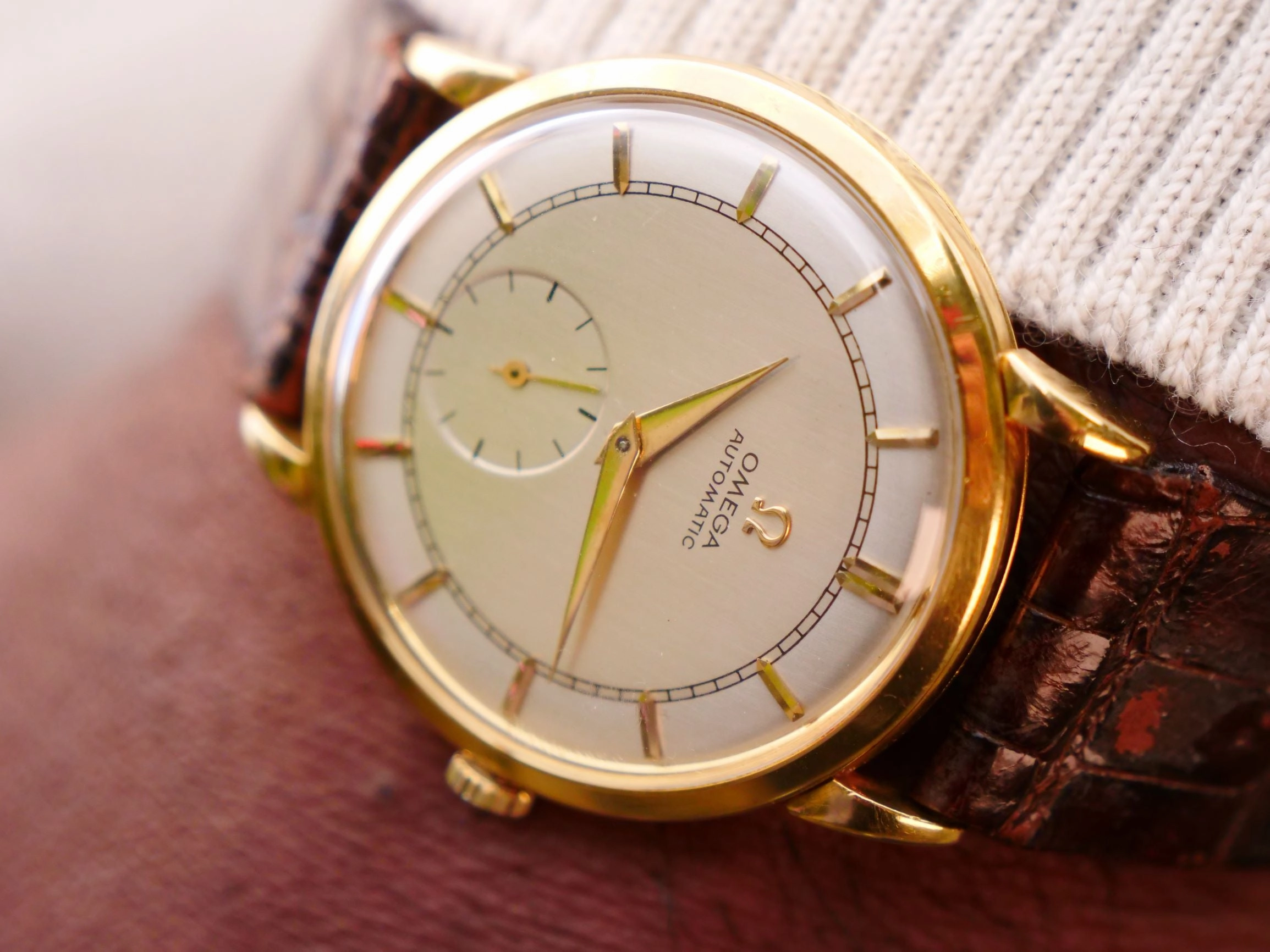Omega 18ct gold vintage automatic dress watch