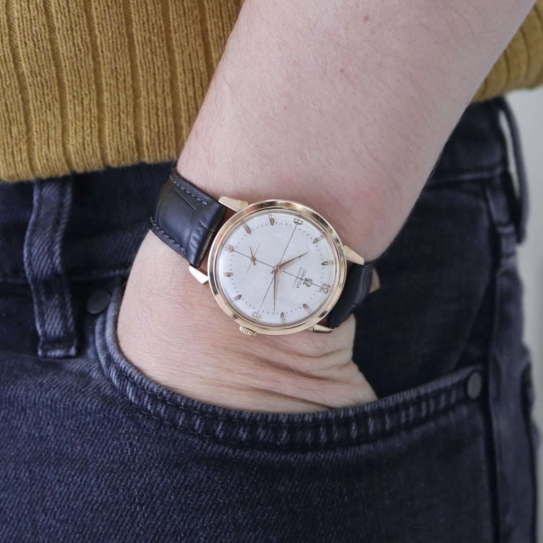 Omega 2709 18k Gold, 1953 Vintage Watch