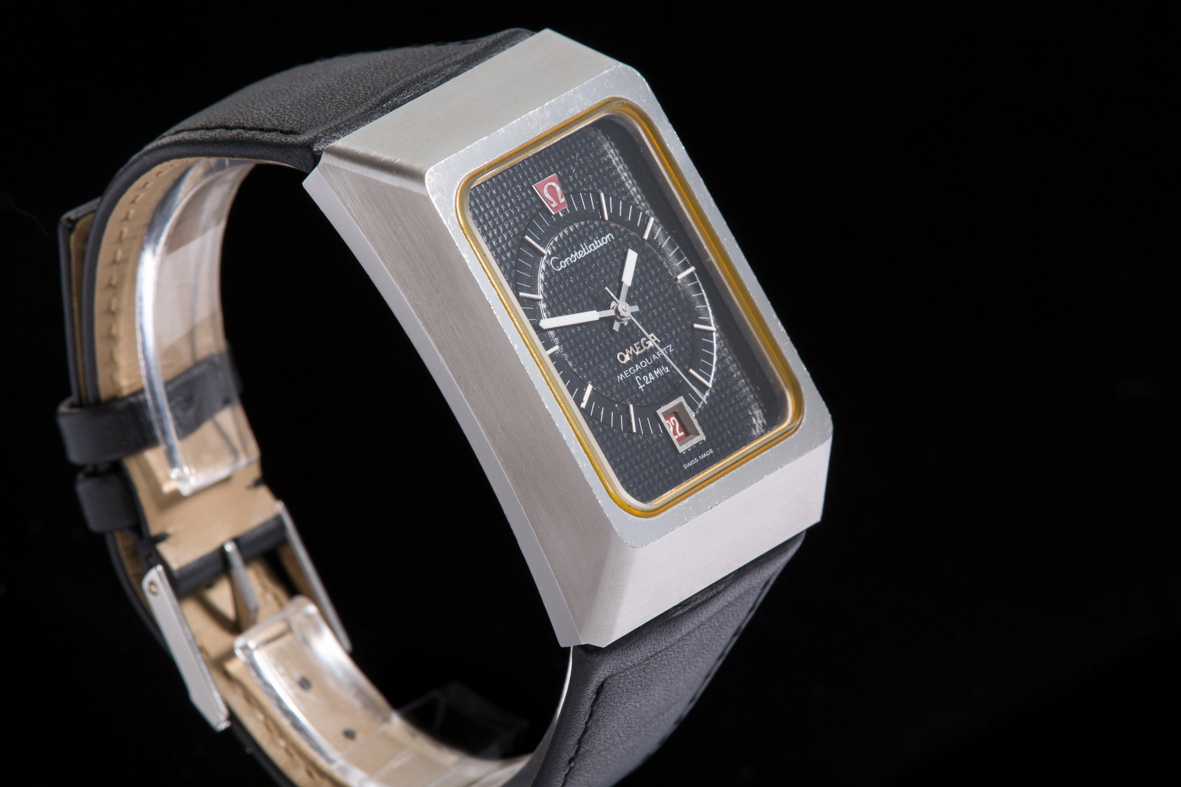 Omega 2.4 MHz Waffle dial