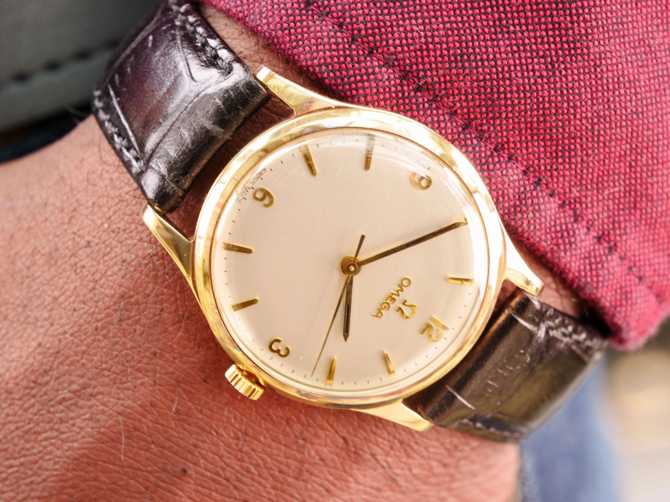 Omega 9 ct gold gents dress watch