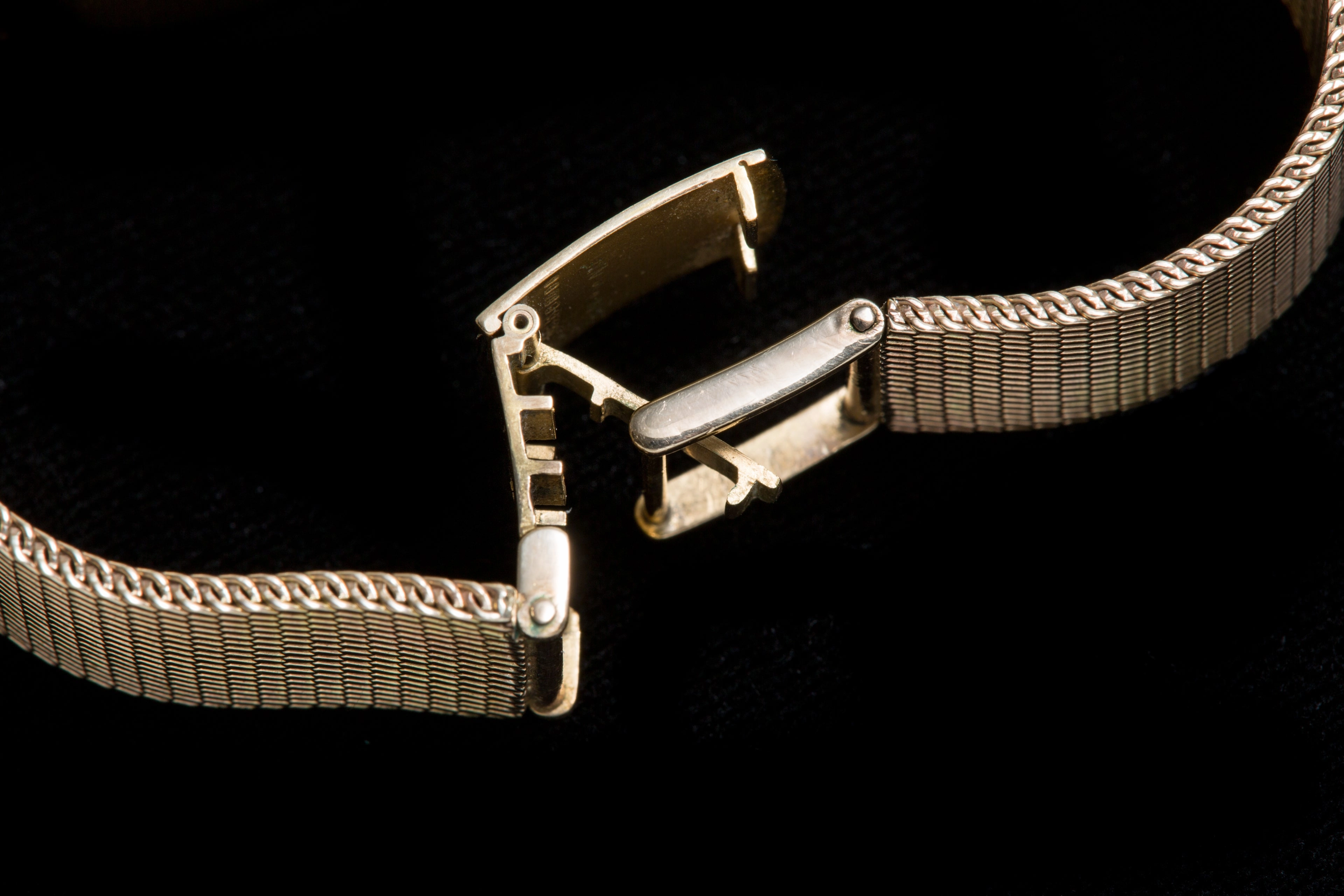 Omega 9 ct gold gents dress watch.