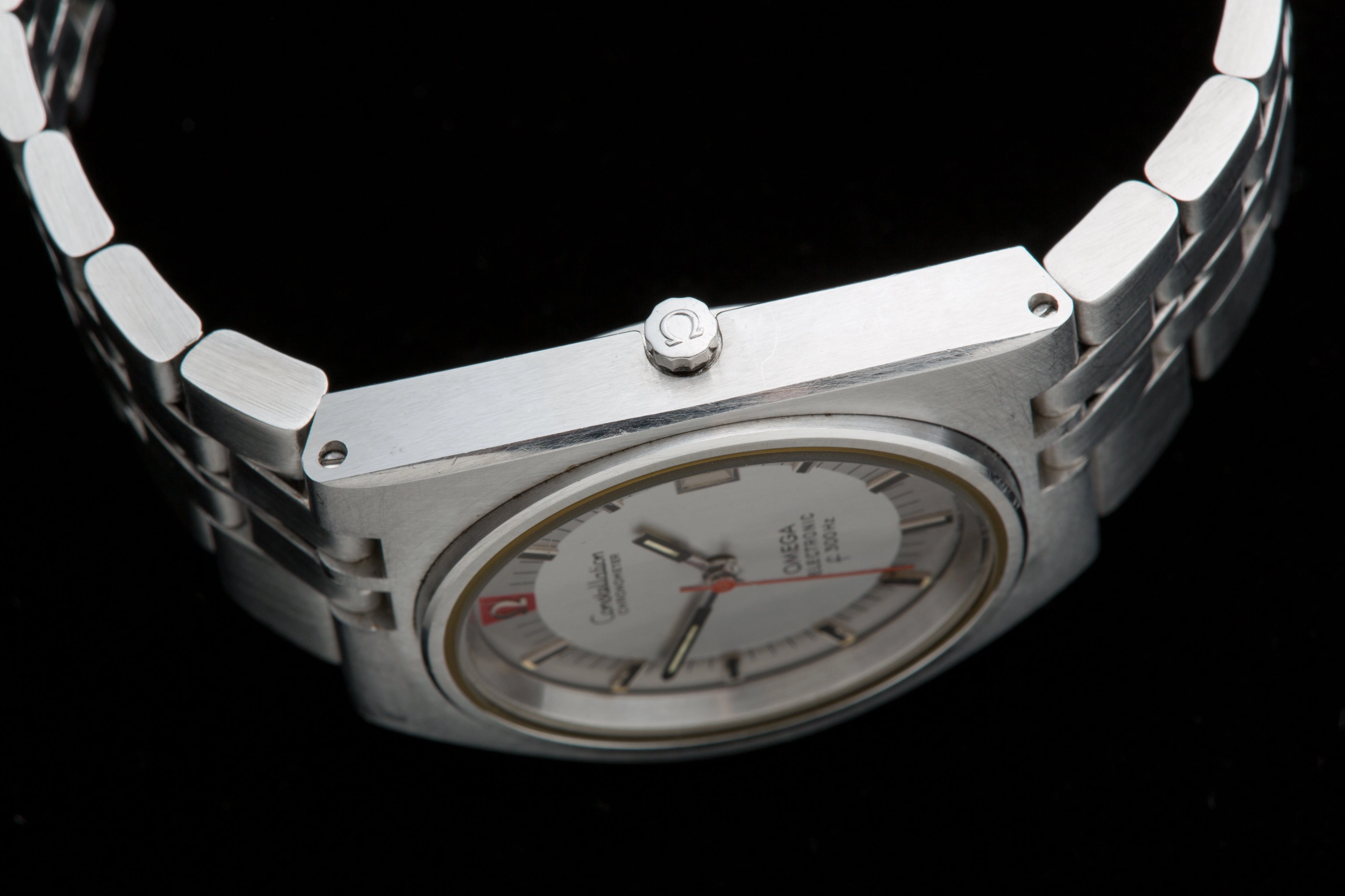 Omega Constellation F300 Rare D Shaped case