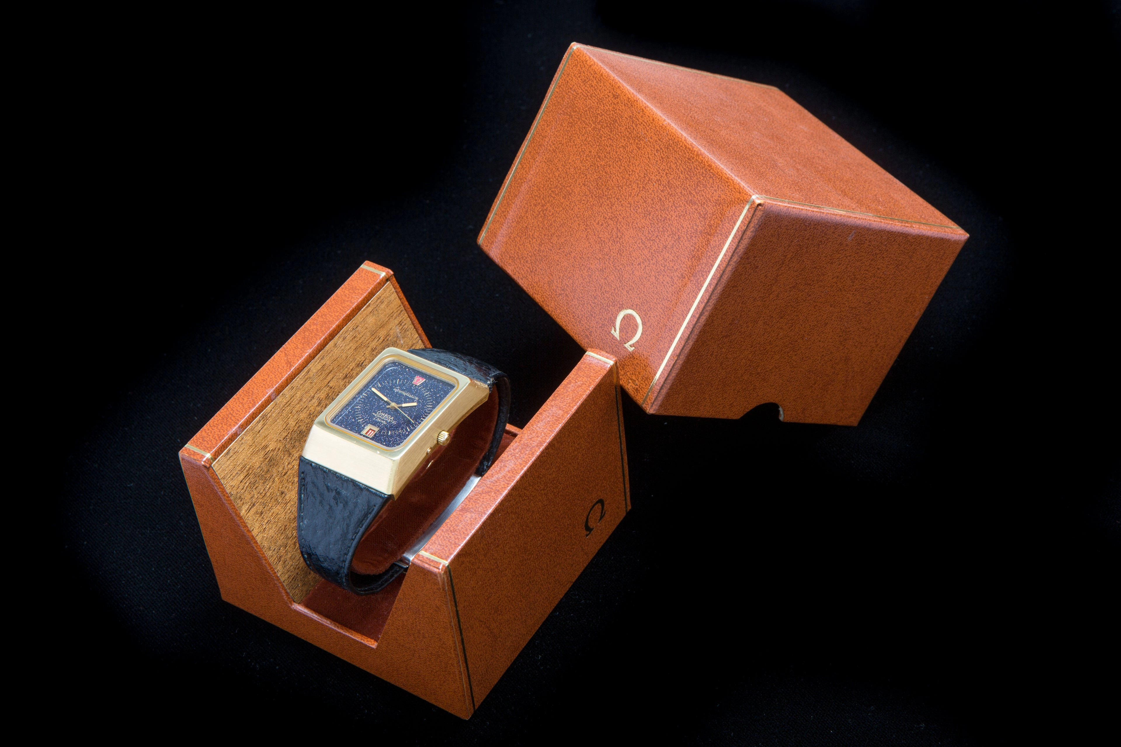 Omega constellation Mega Quartz stardust 18ct gold