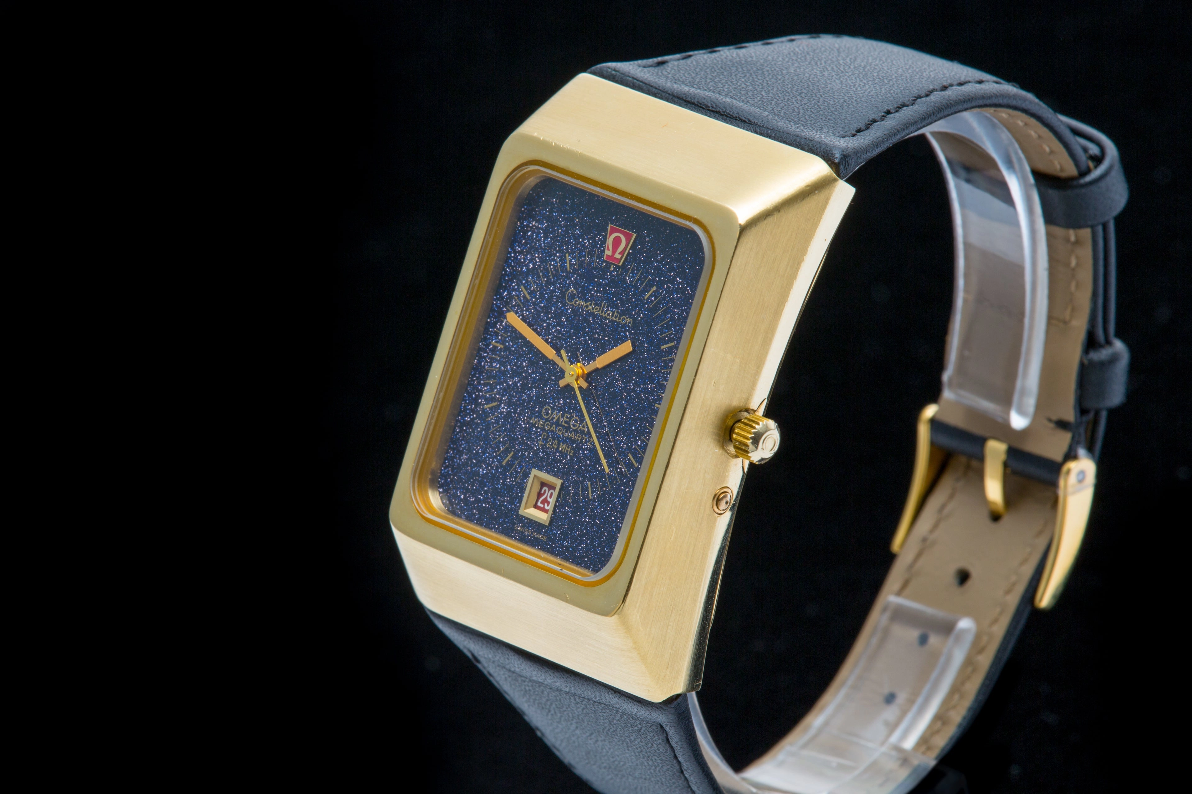 Omega megaquartz 18ct gold stardust