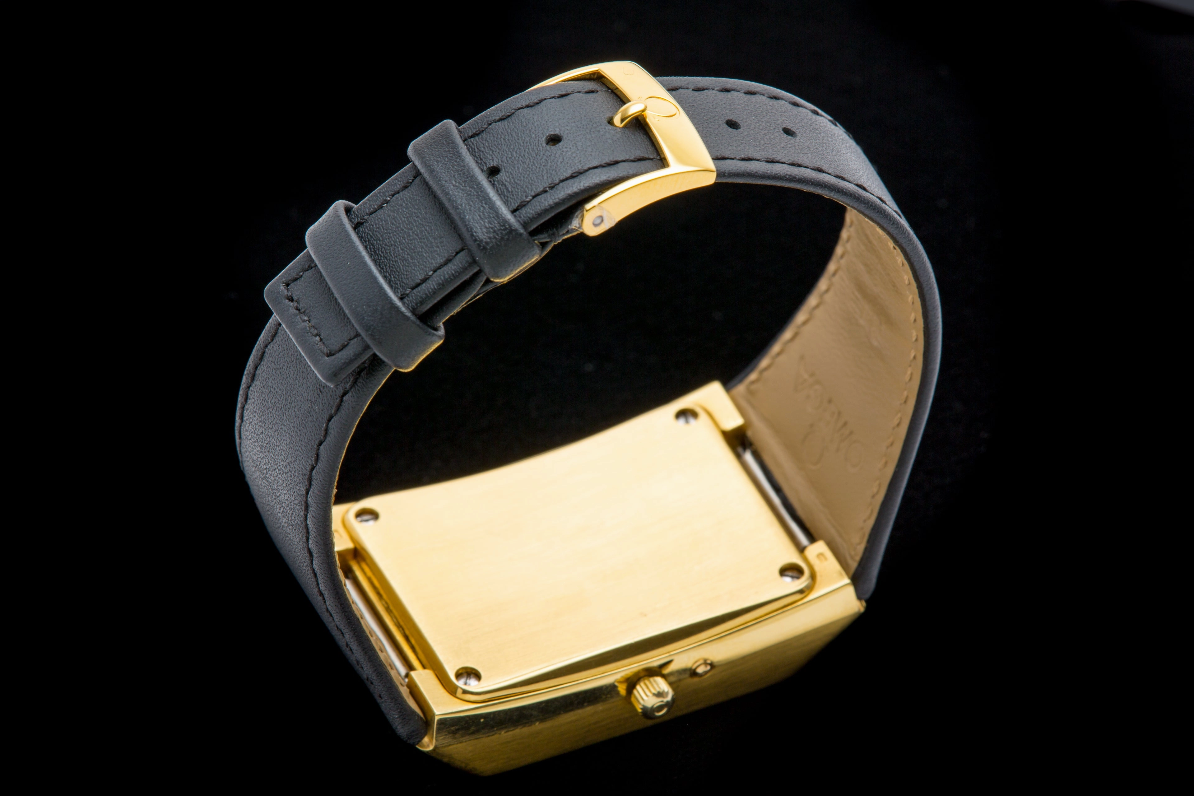 Omega megaquartz 18ct gold stardust