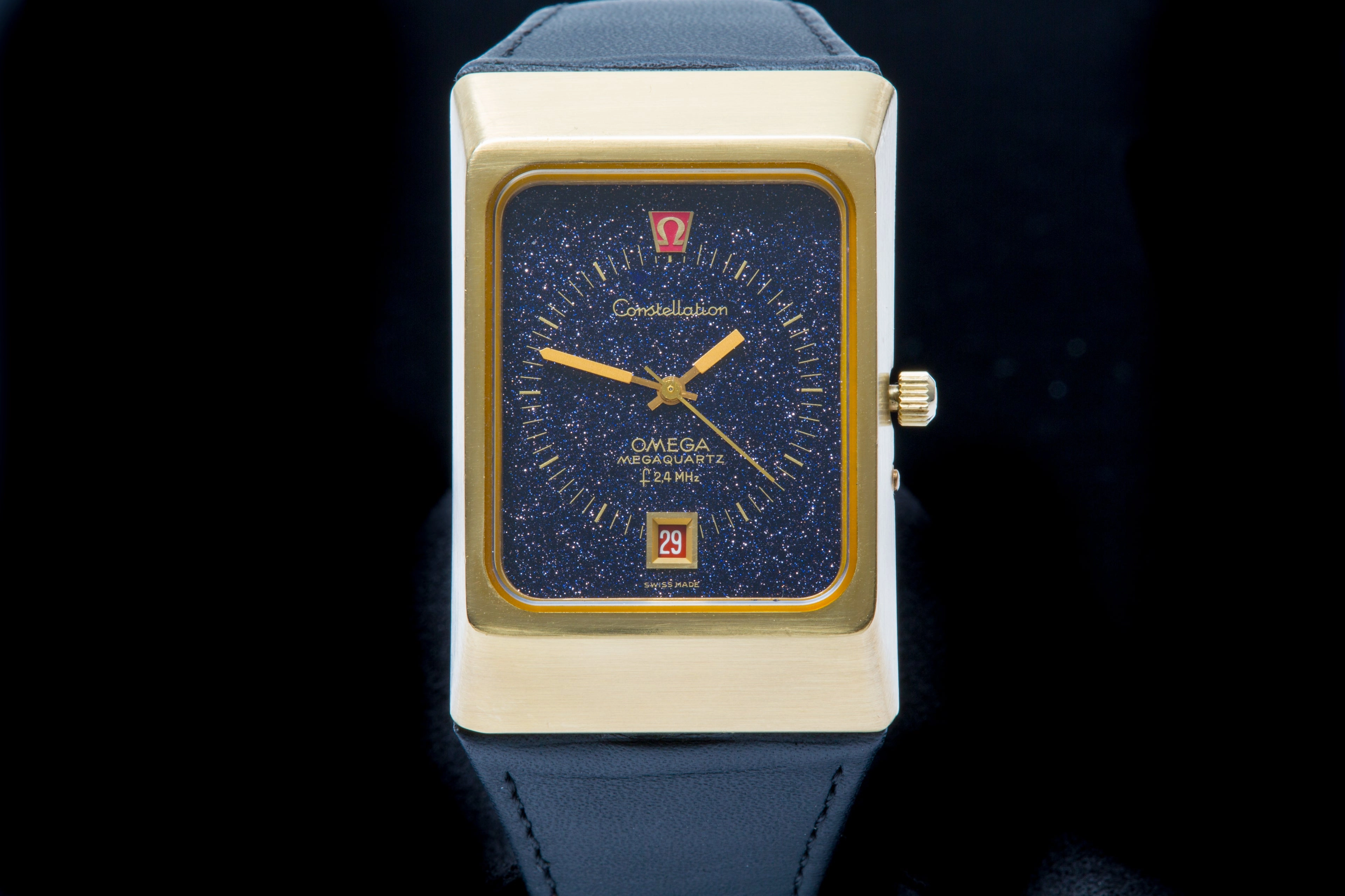 Omega megaquartz 18ct gold stardust