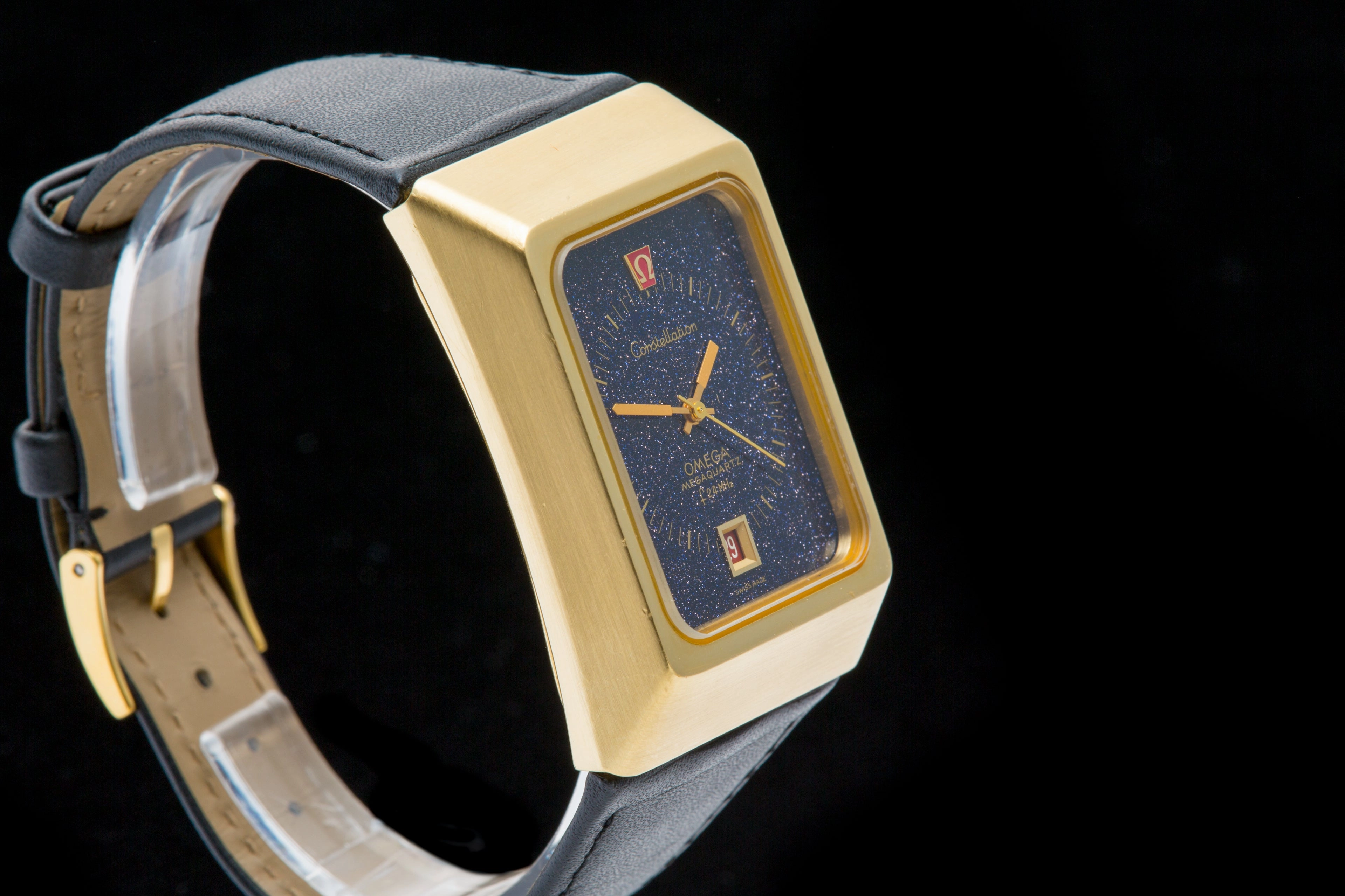 Omega megaquartz 18ct gold stardust