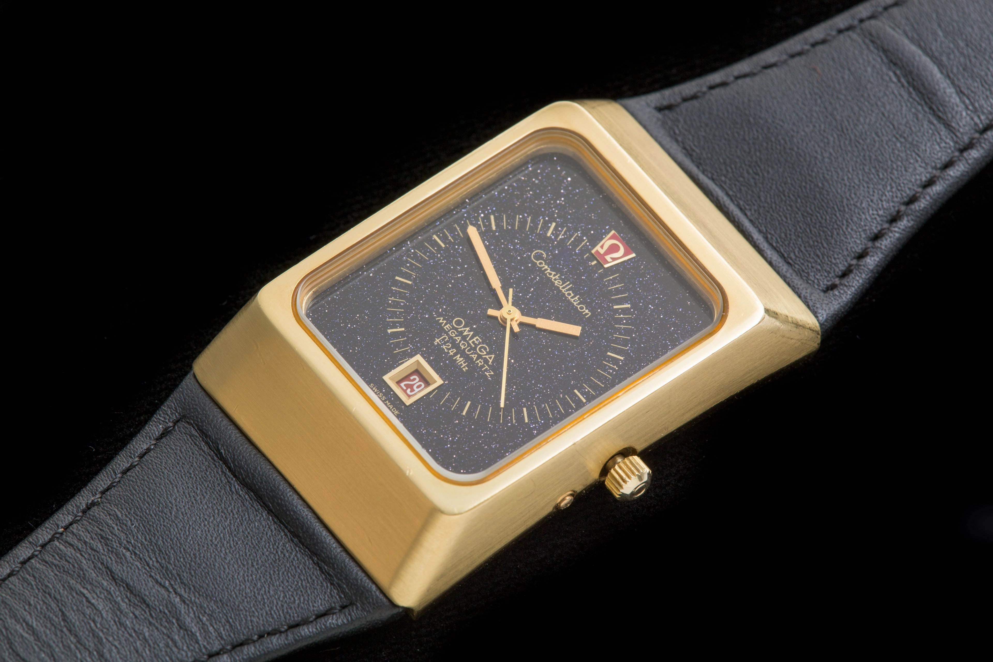 Omega megaquartz 18ct gold stardust
