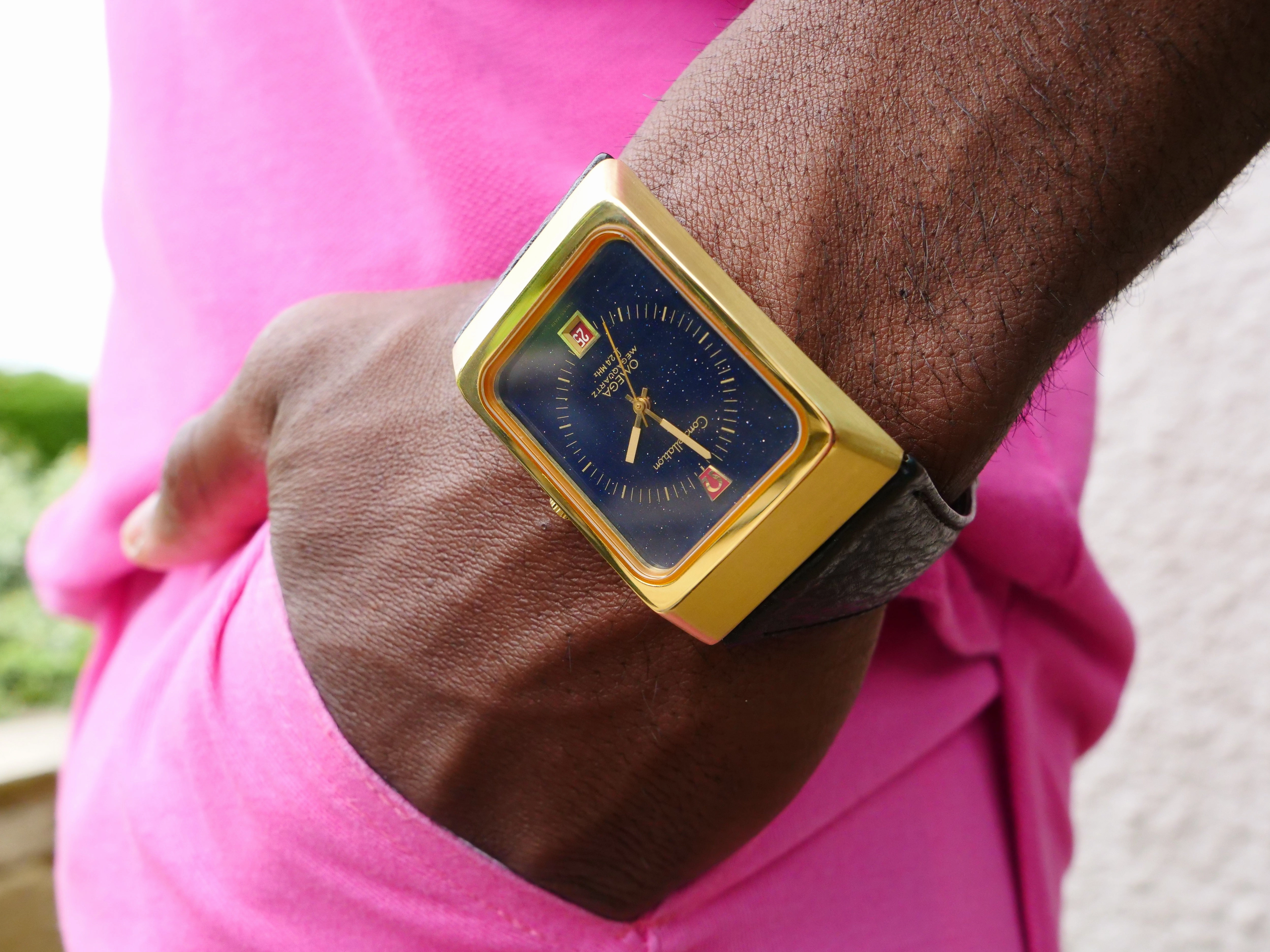 Omega megaquartz 2.4 MHz 18 ct  SOLD
