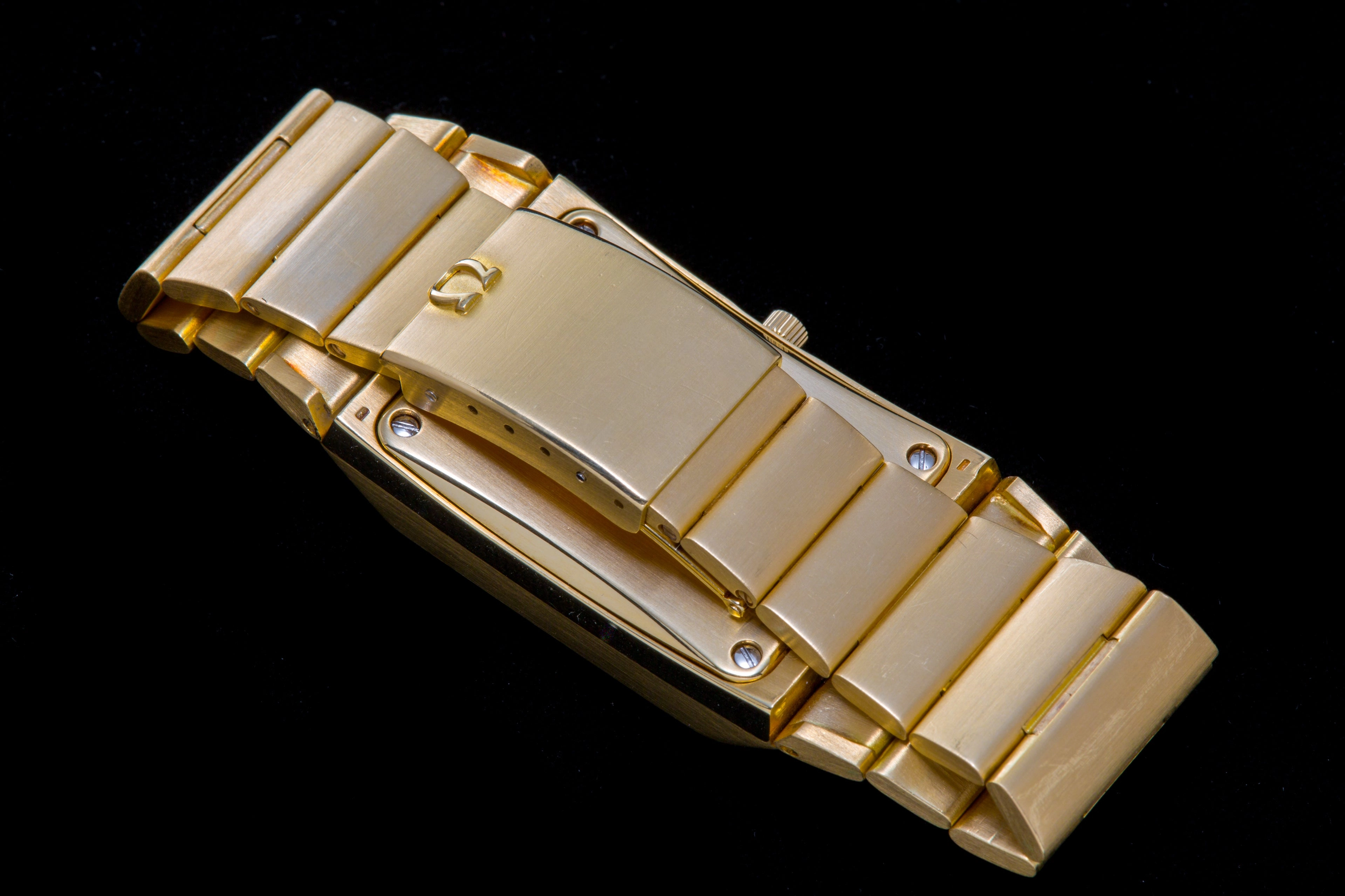 Omega megaquartz 2.4 MHz 18 ct  SOLD