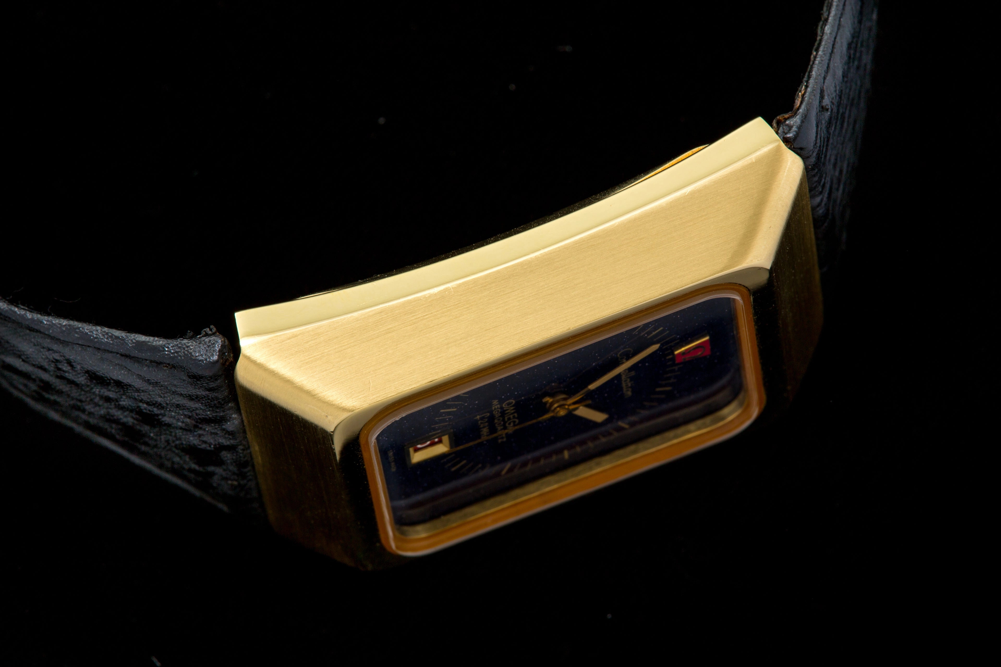 Omega Megaquartz Stardust 18ct gold SOLD