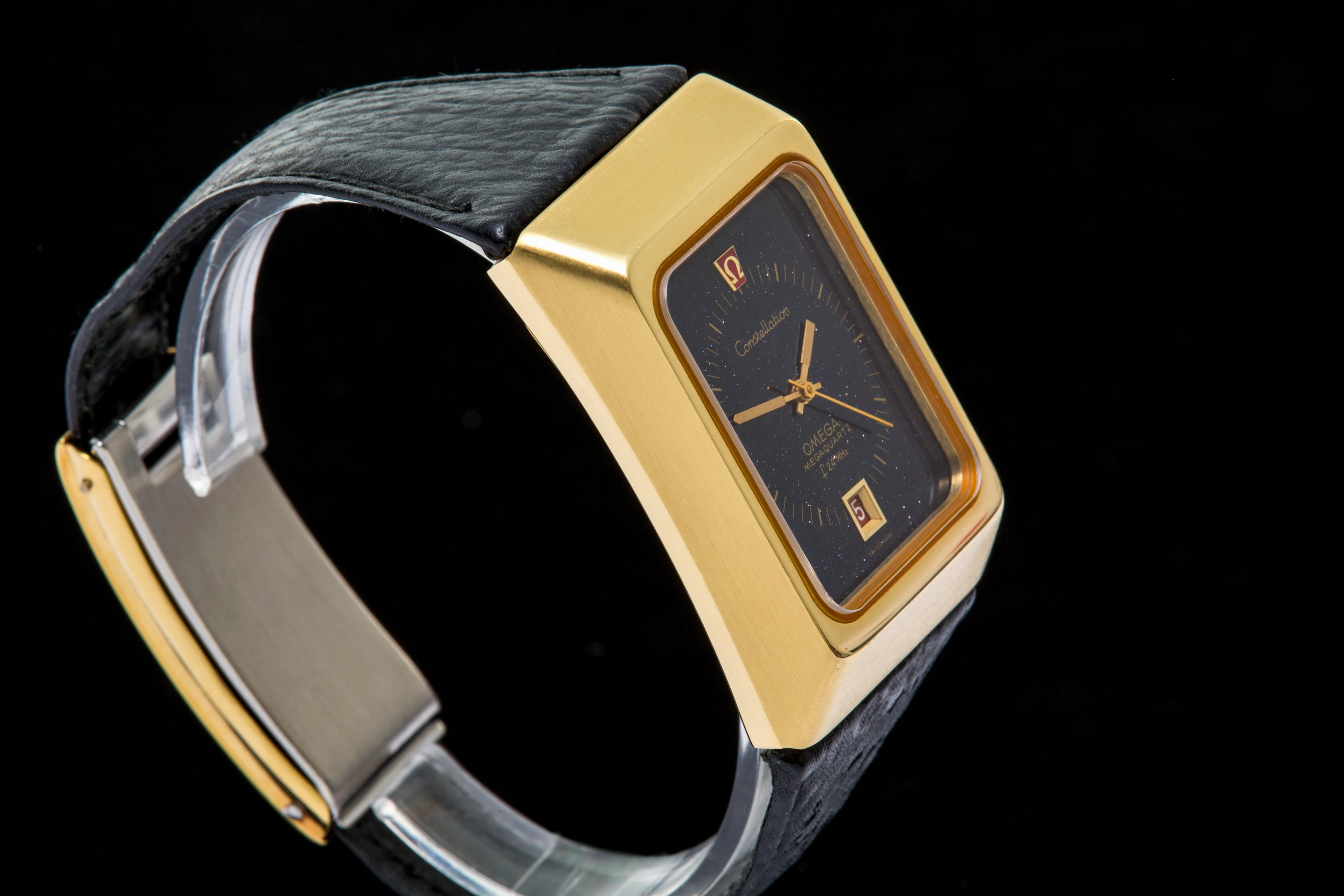 Omega Megaquartz Stardust 18ct gold SOLD