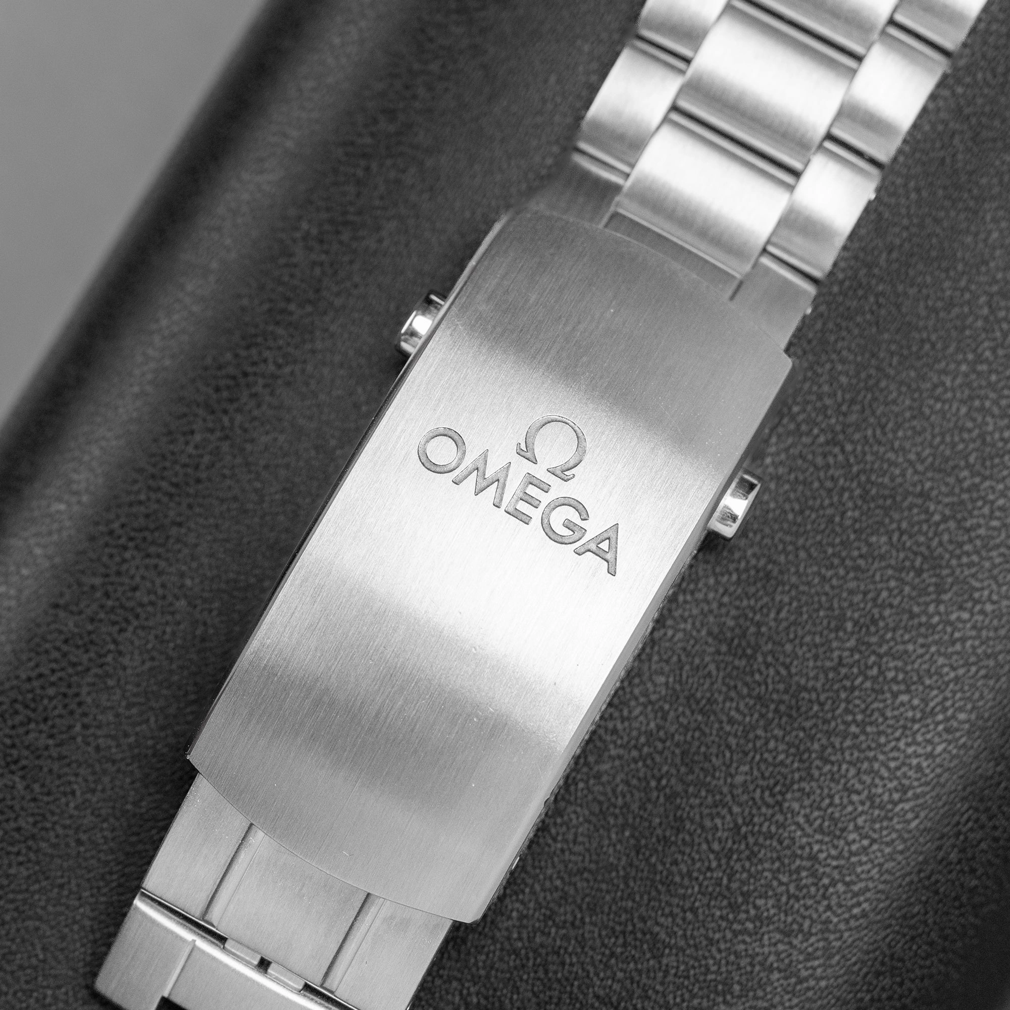 Omega Planet Ocean 215.30.44.21.01.002