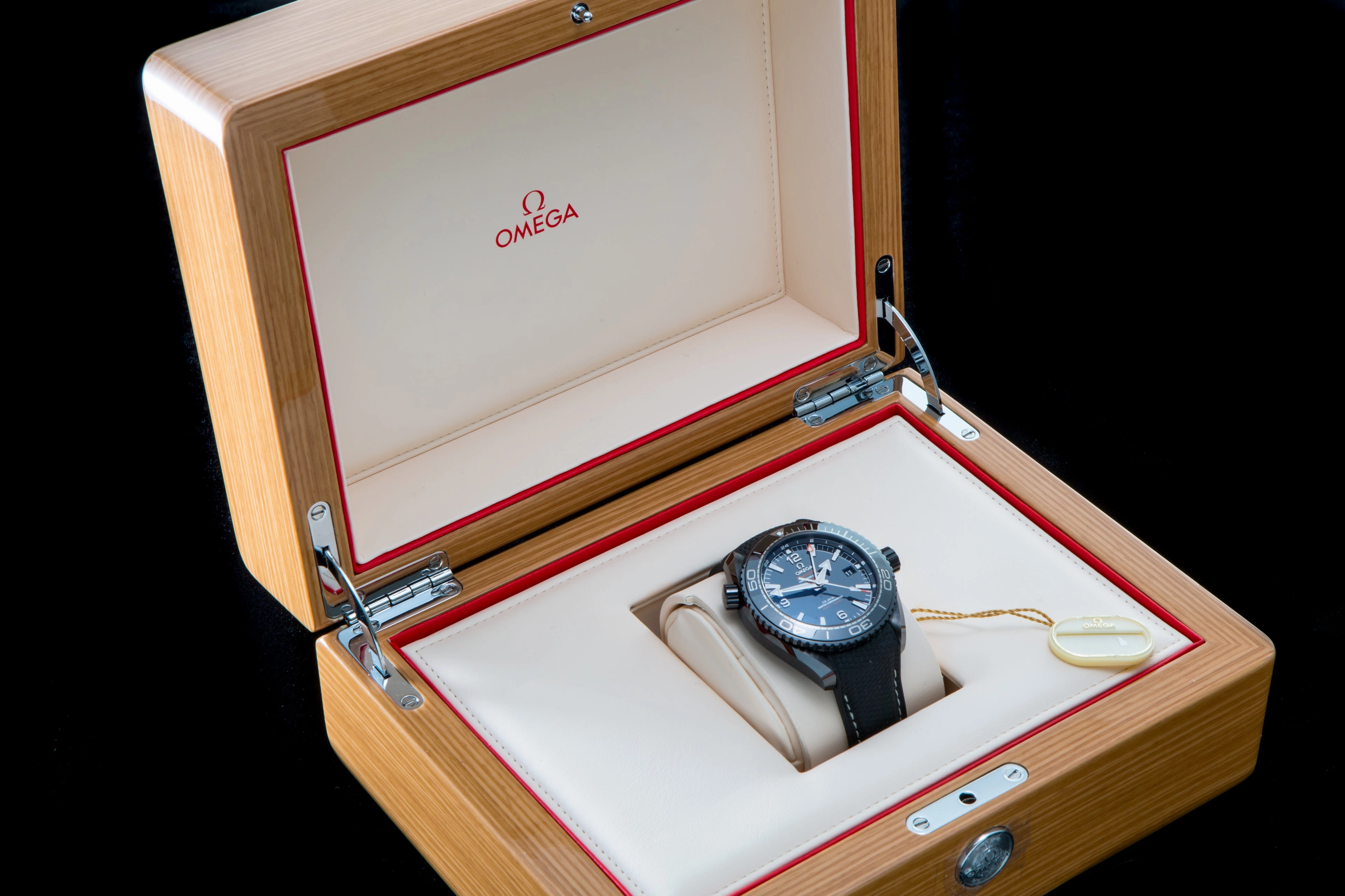 Omega Planet Ocean "Deep Black" GMT RESERVED