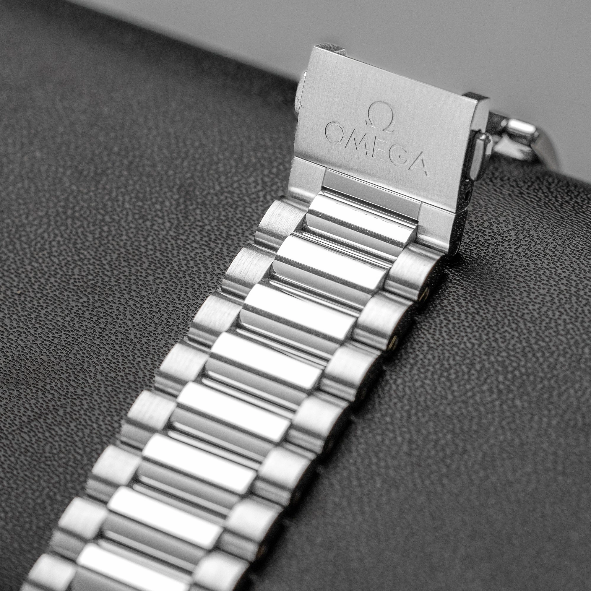 Omega Seamaster 220.10.38.20.12.001