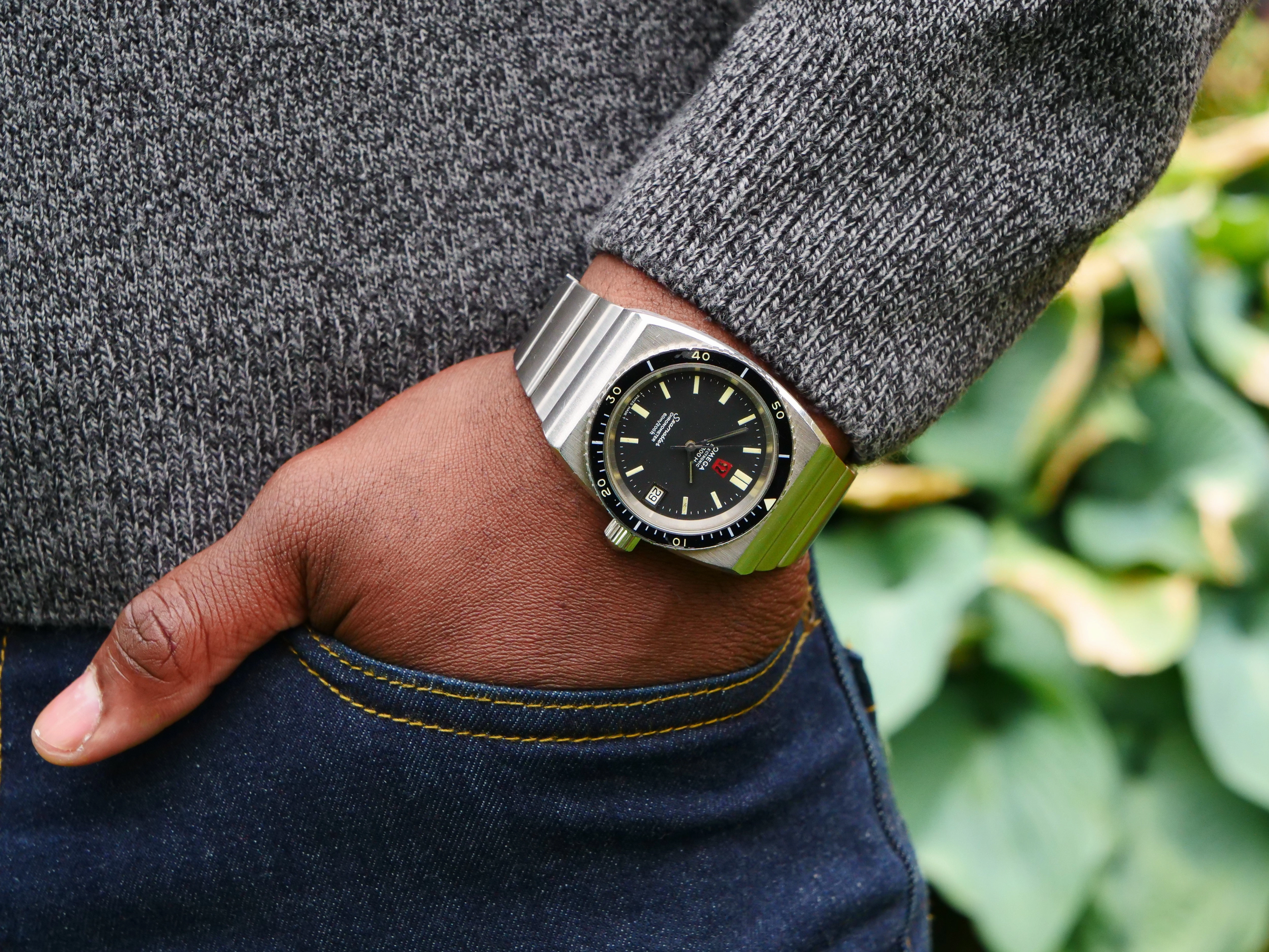 Omega Seamaster 60 F300 Speedmaster 125 case style.