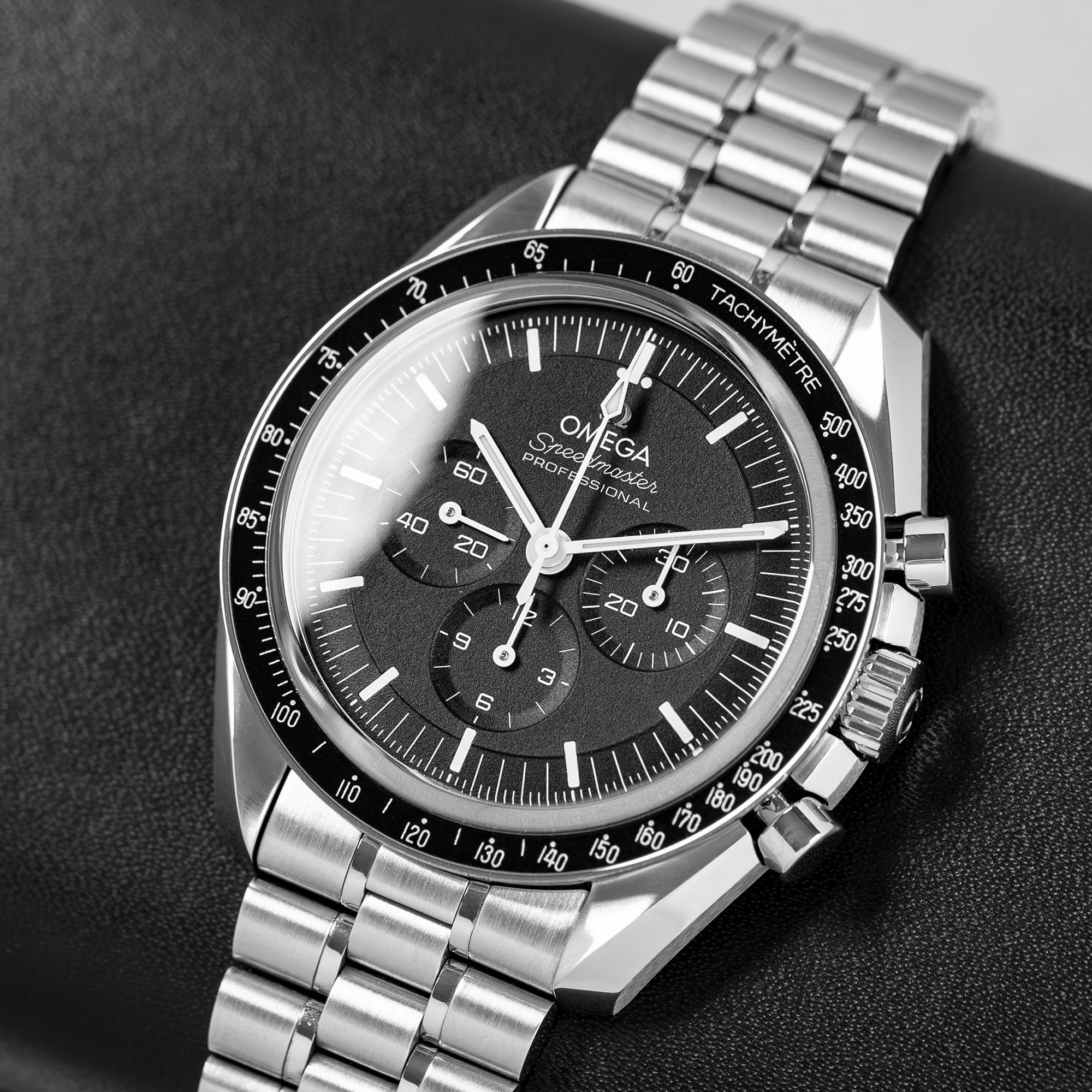 Omega Speedmaster 31030425001002