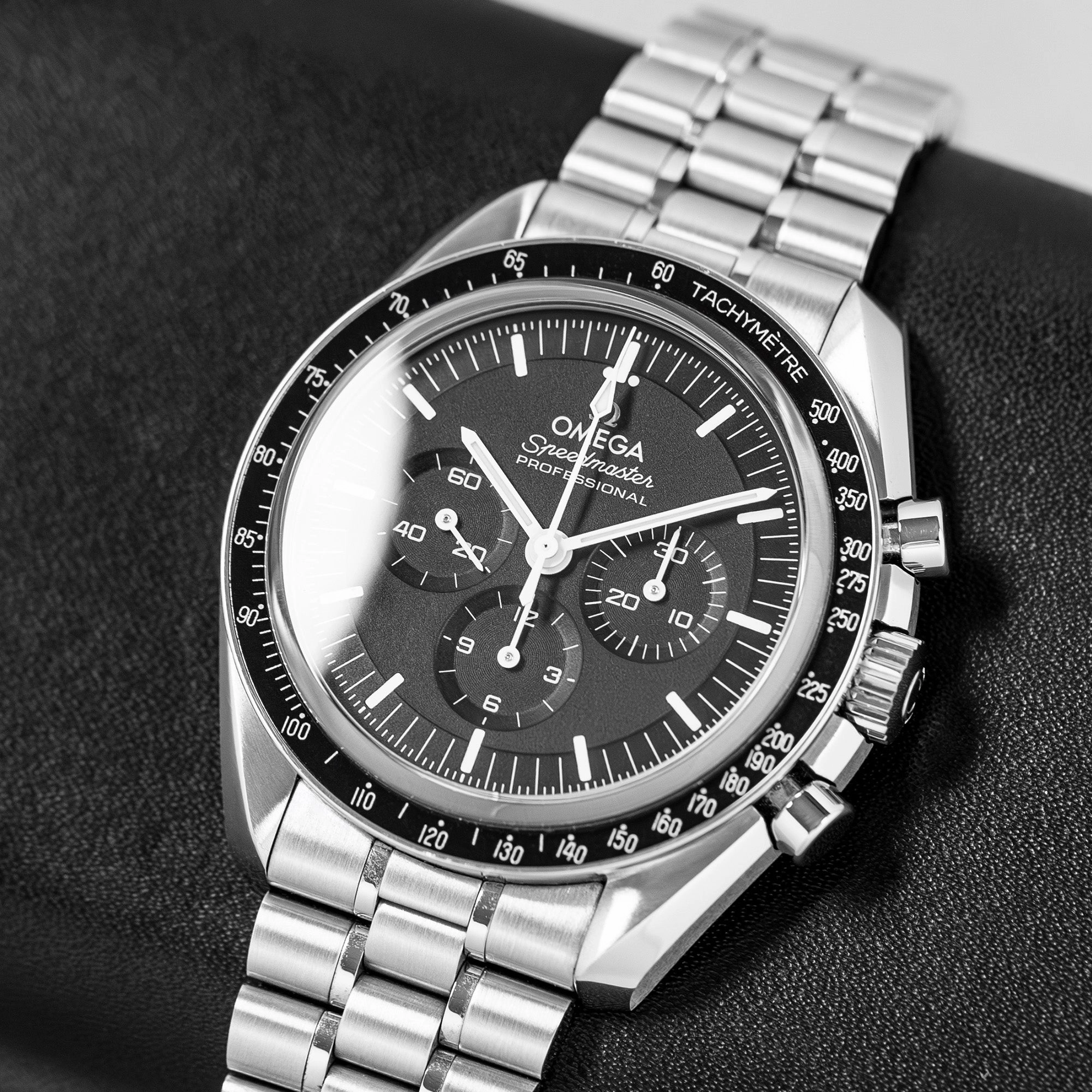 Omega Speedmaster 31030425001002