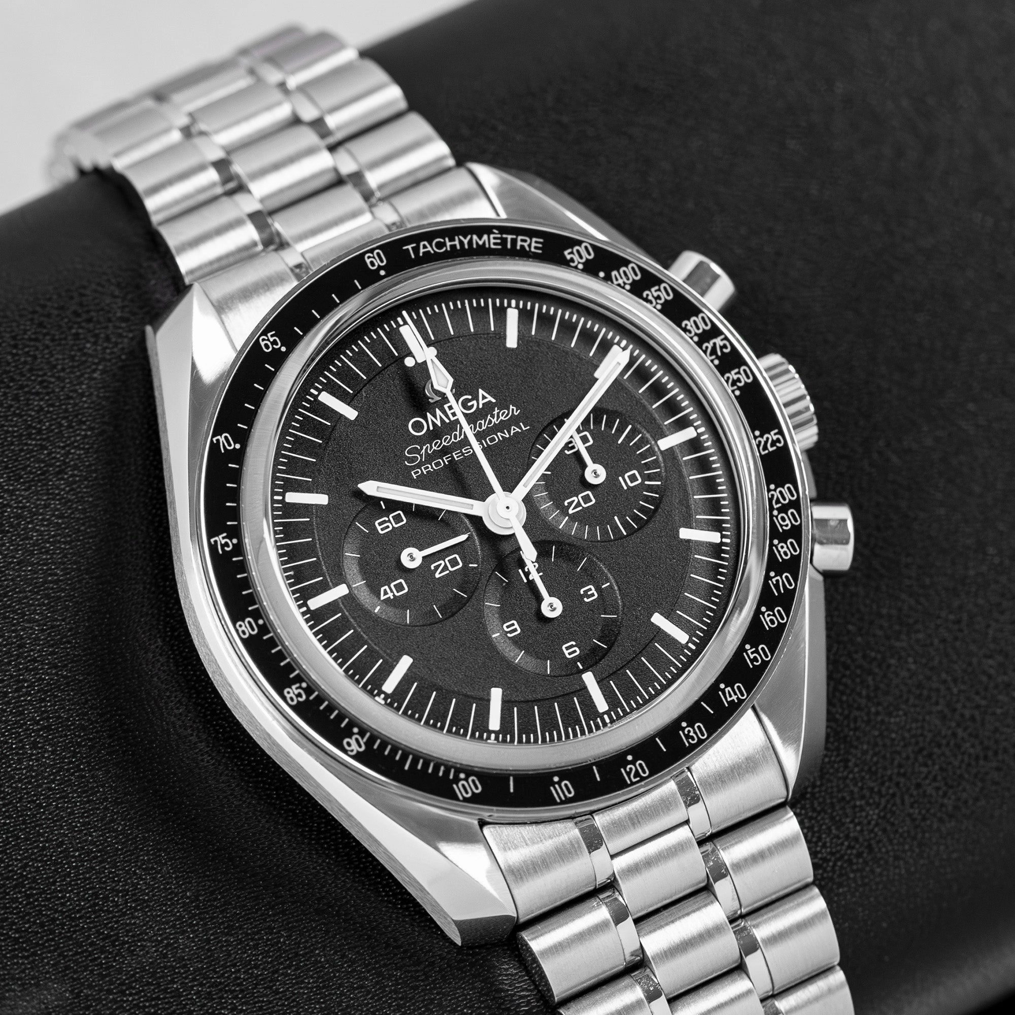 Omega Speedmaster 31030425001002