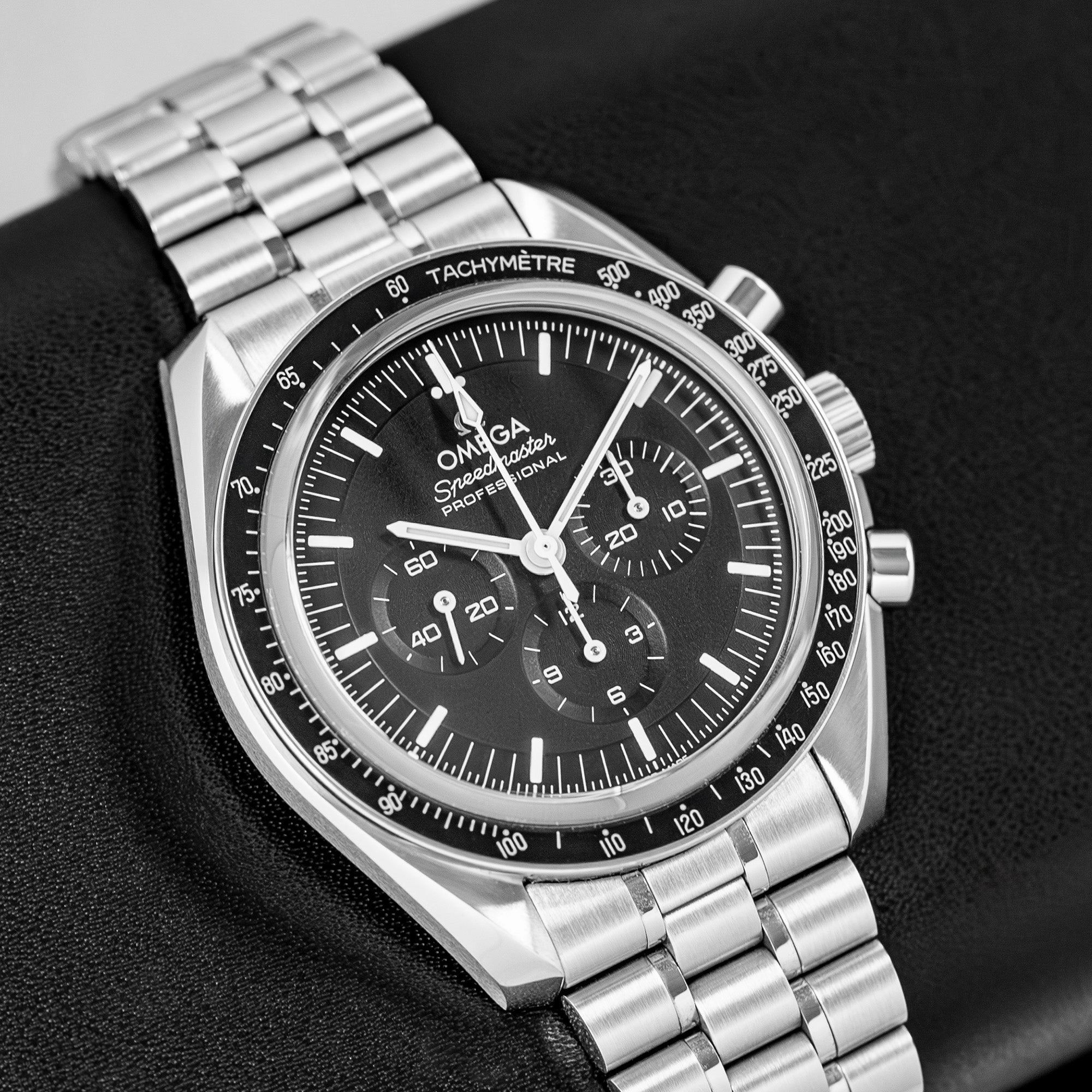 Omega Speedmaster 31030425001002