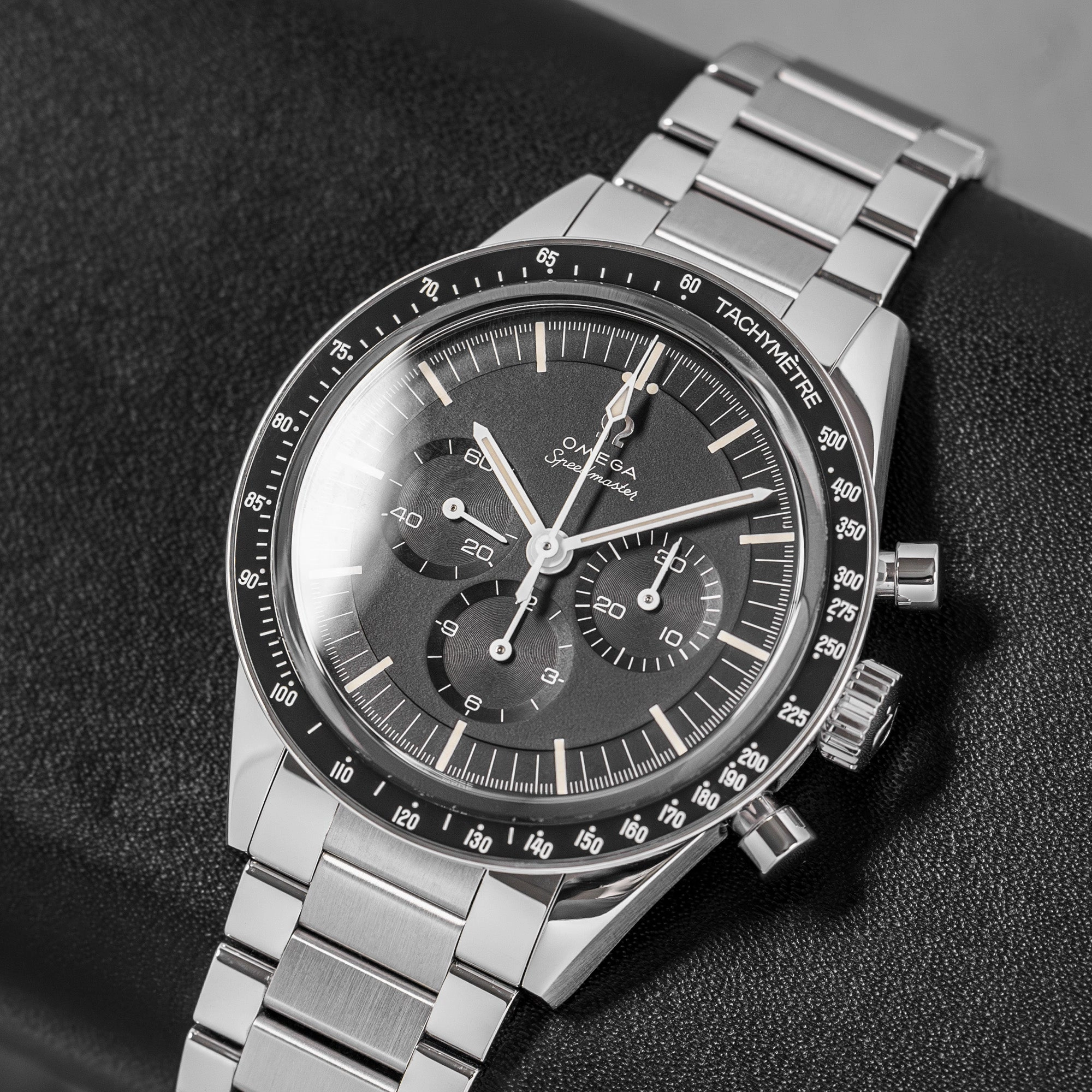 Omega Speedmaster 31130403001001
