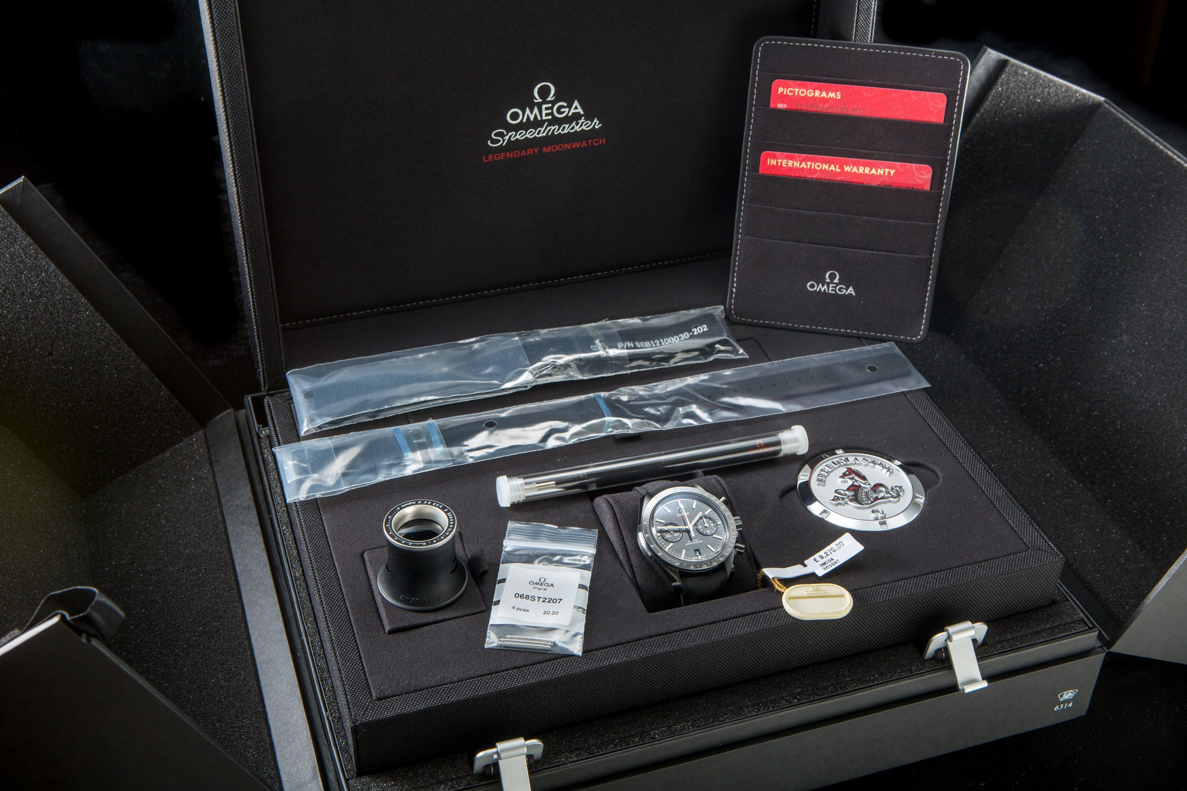 Omega Speedmaster dark side unworn 2021