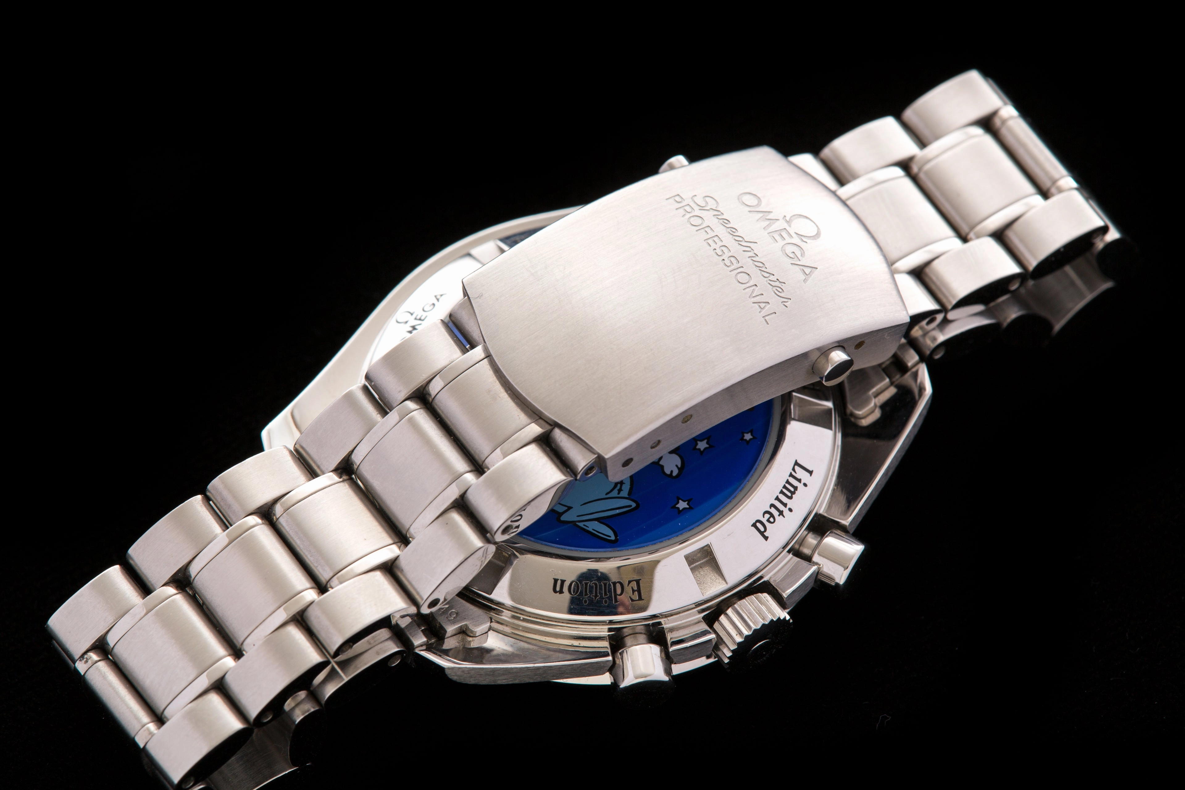 Omega Speedmaster Snoopy Eyes on the stars