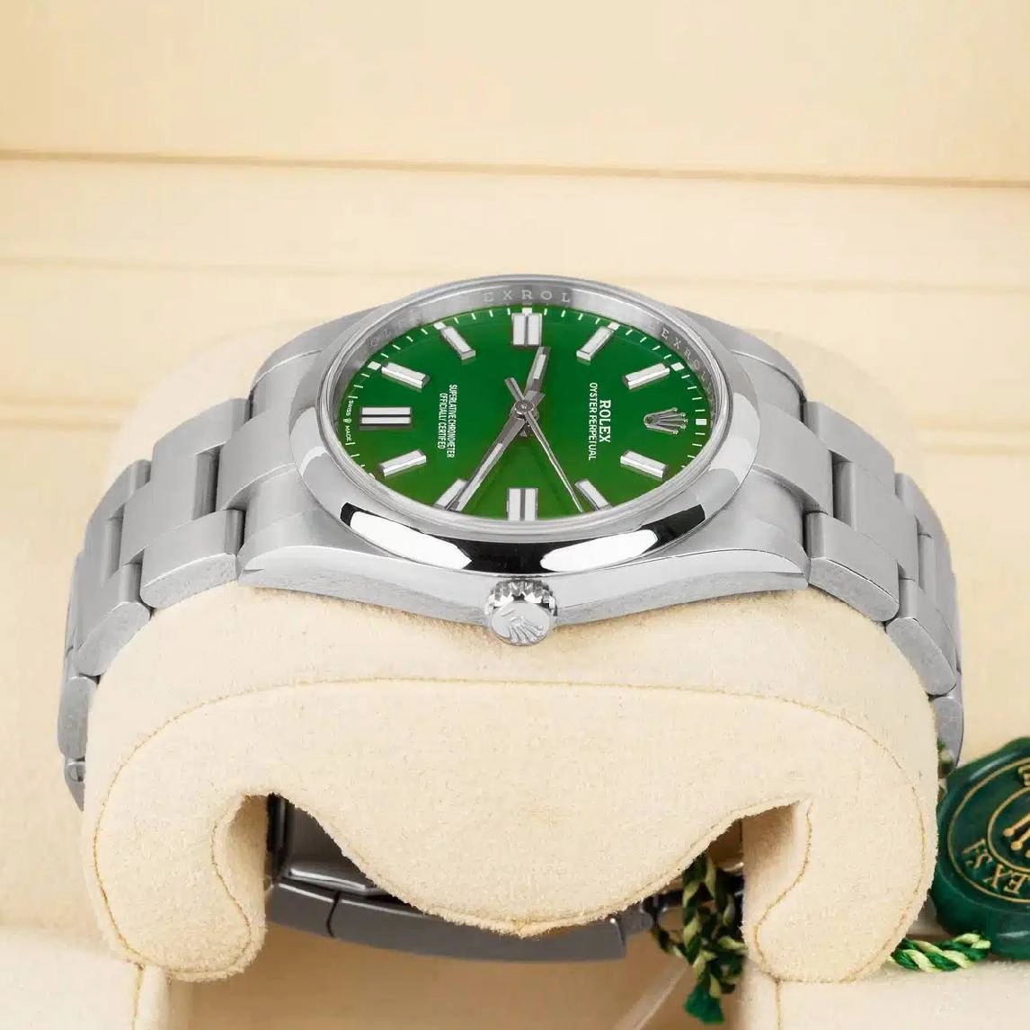 Rolex Oyster Perpetual 41mm | Stainless steel bracelet | Green dial Smooth bezel | Men's Watch 124300-0005