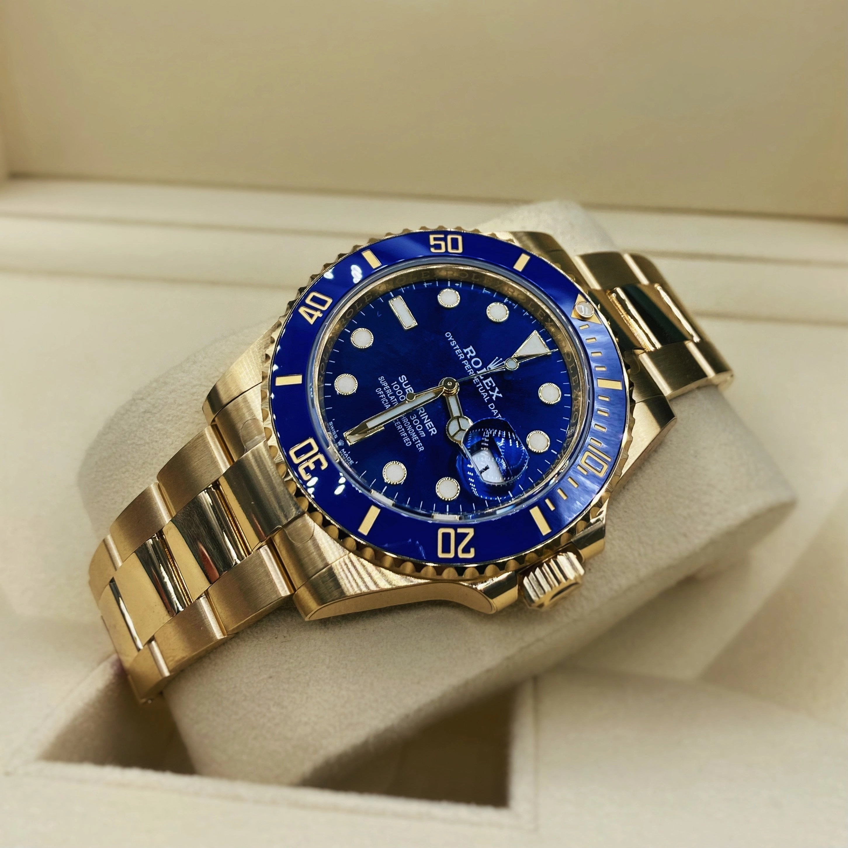Rolex Submariner Date 41mm - Ref: 126618lb-0002 - Blue Dial, 18K Yellow Gold Oyster Bracelet Watch