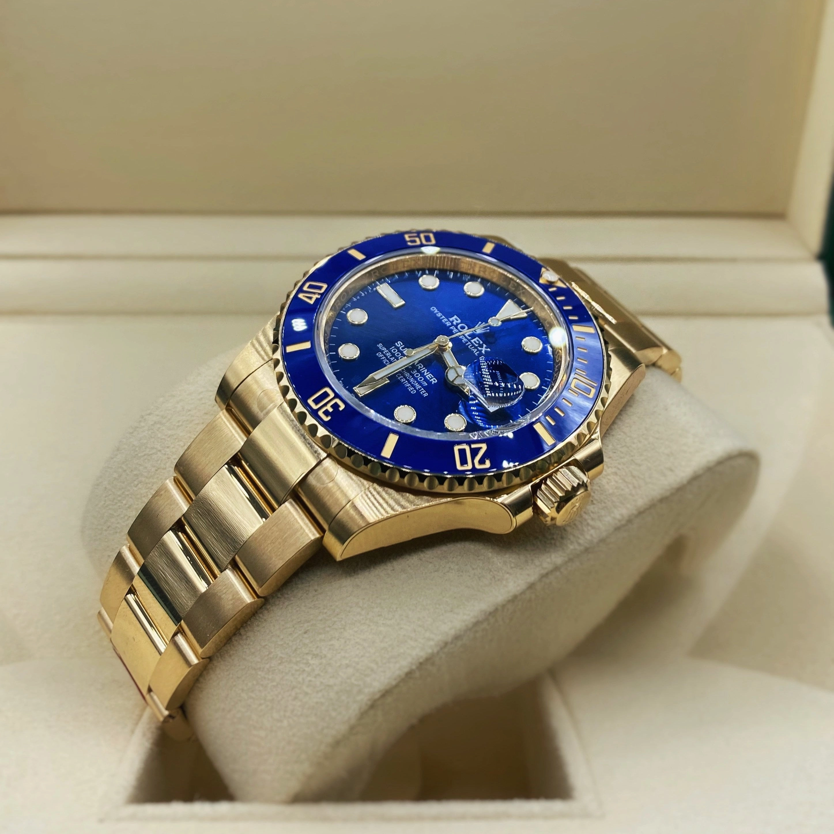 Rolex Submariner Date 41mm - Ref: 126618lb-0002 - Blue Dial, 18K Yellow Gold Oyster Bracelet Watch