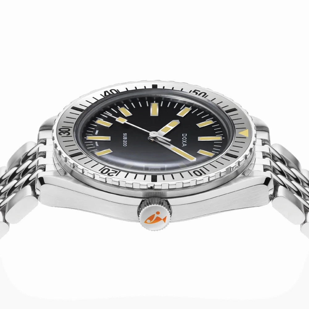 SUB 200 Sharkhunter 42mm - Black on Bracelet