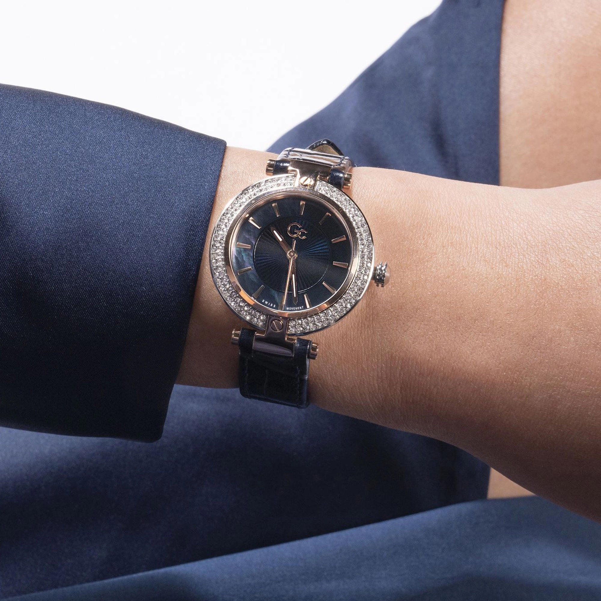 Women's Blue Analog Genuine Leather Watch Z22003L7MF