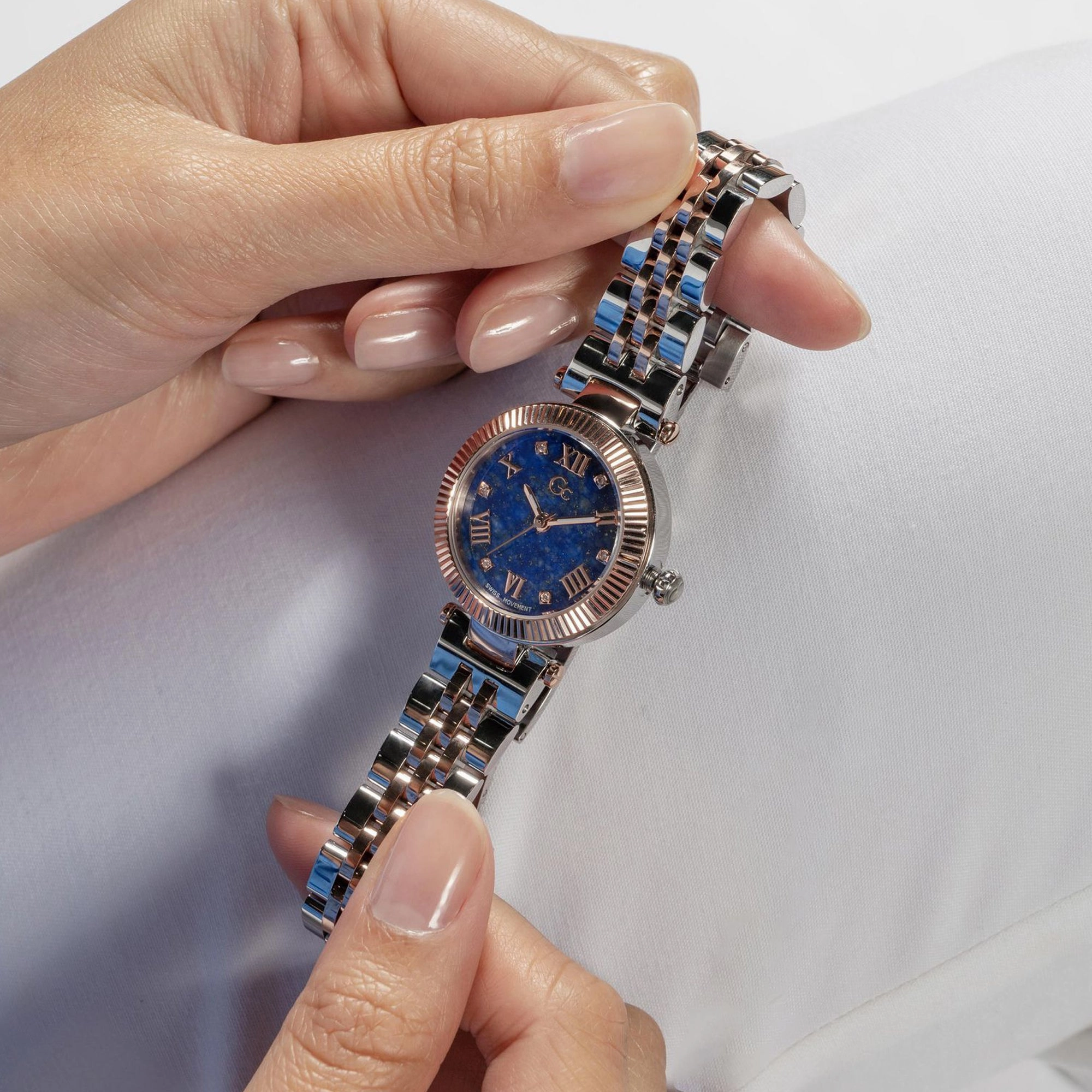 Women's Blue Analog Stainless Steel Watch Z02004L7MF