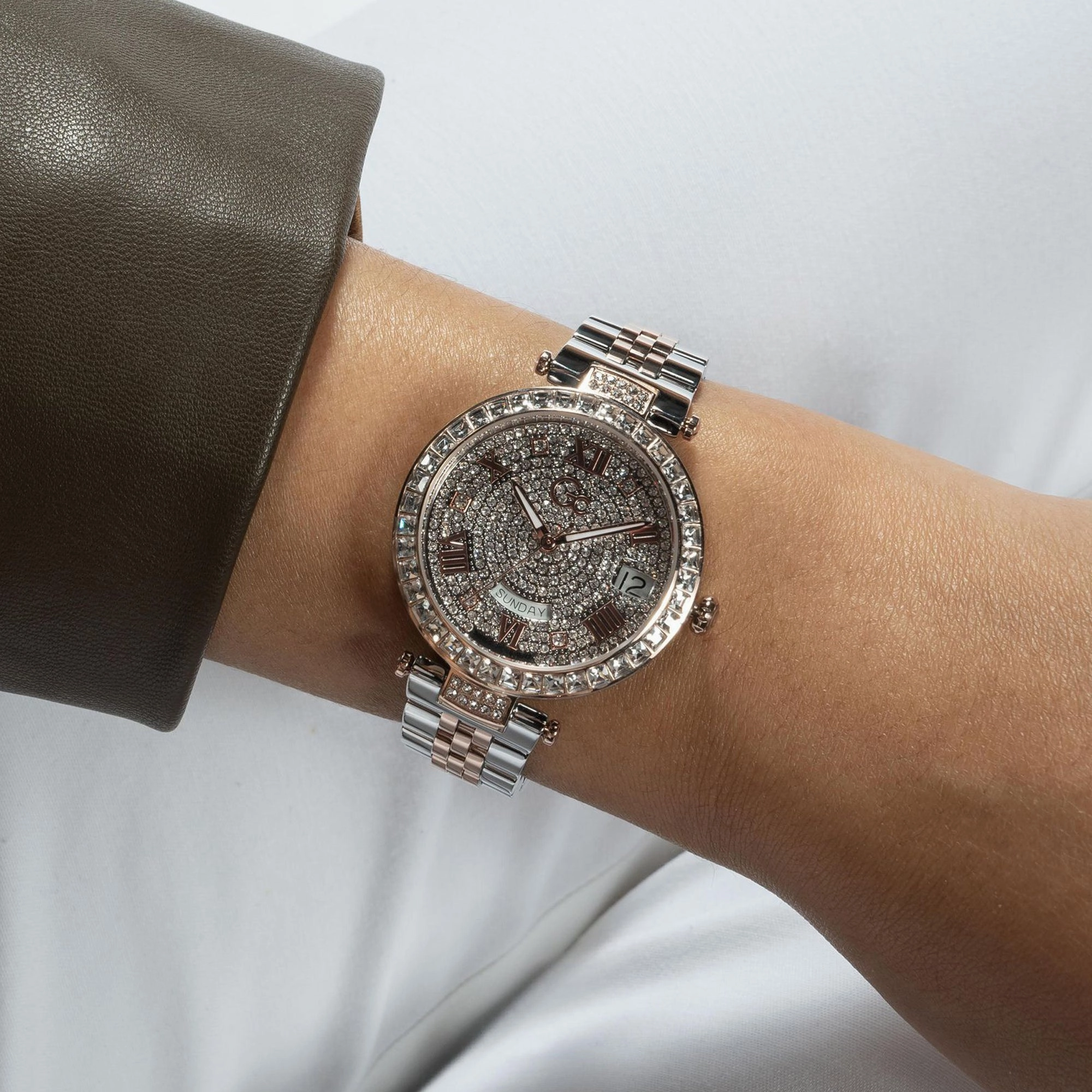 Women's White Analog Stainless Steel Watch Z01014L1MF