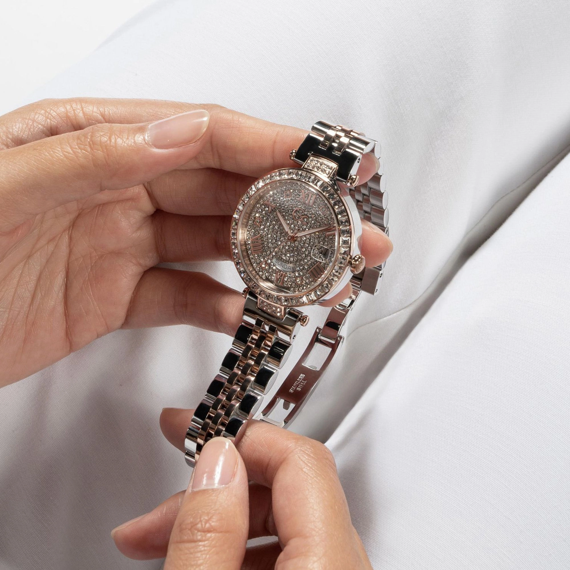 Women's White Analog Stainless Steel Watch Z01014L1MF